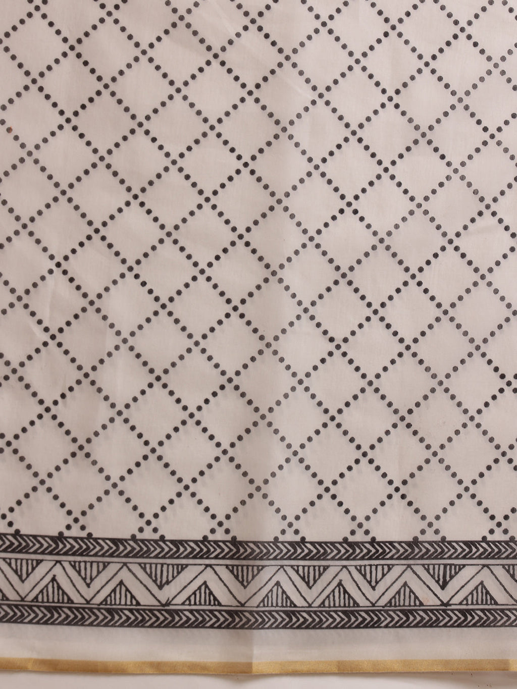 Hiral Fashion White Chanderi Cotton Blend Floral Digital Printed Saree