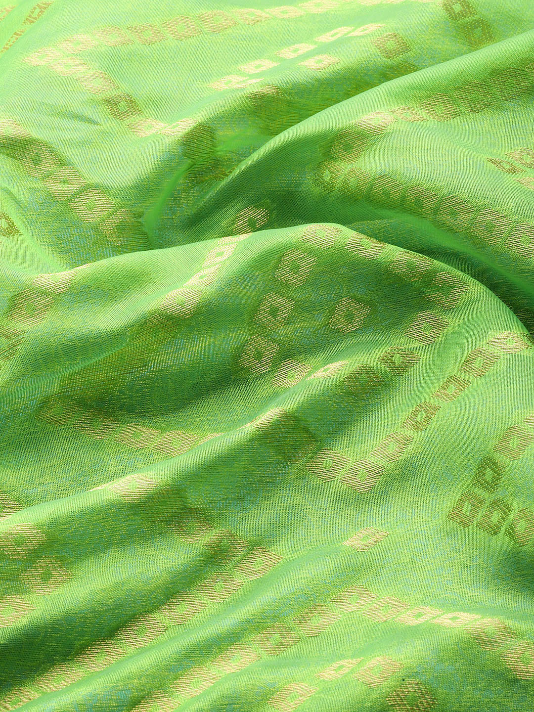 Green Silk Blend Woven Zari Design Geomatric Saree with Unstitched Blouse - Hiral Fashion