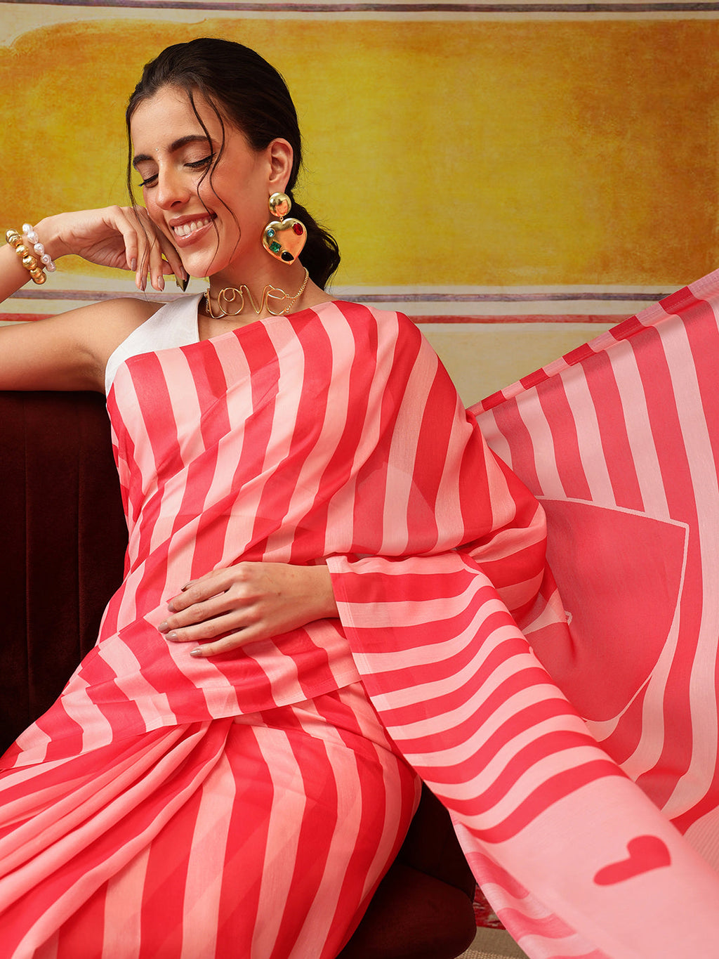 Hiral Fashion Pink Bollywood Mul Cotton Stripes Digital Printed Saree