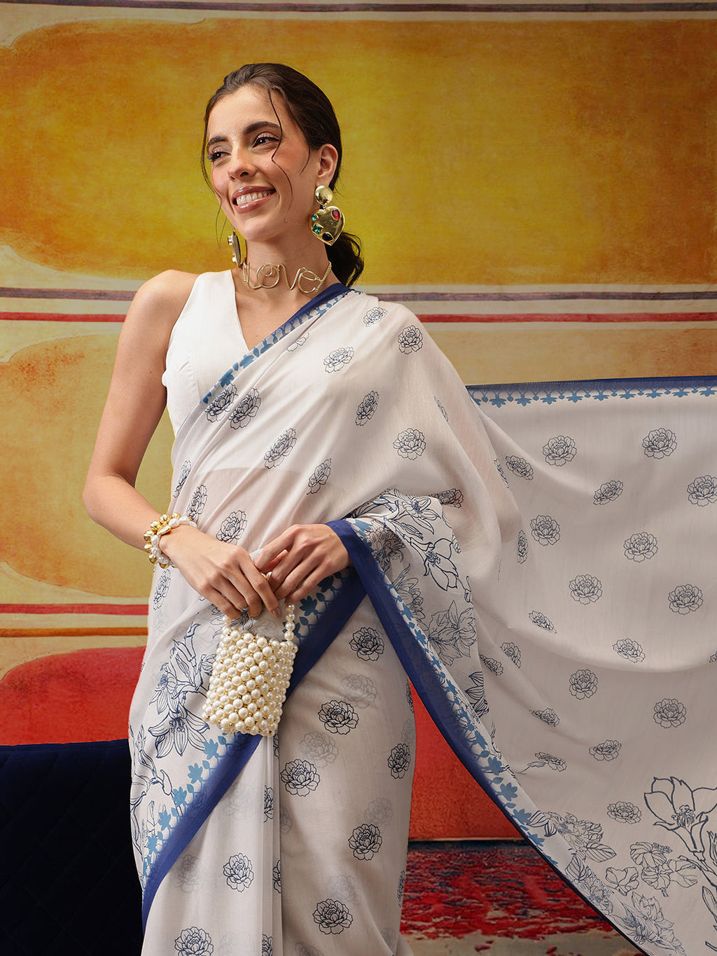 Hiral Fashion White Bollywood Mul Cotton Kalamkari Digital Printed Saree
