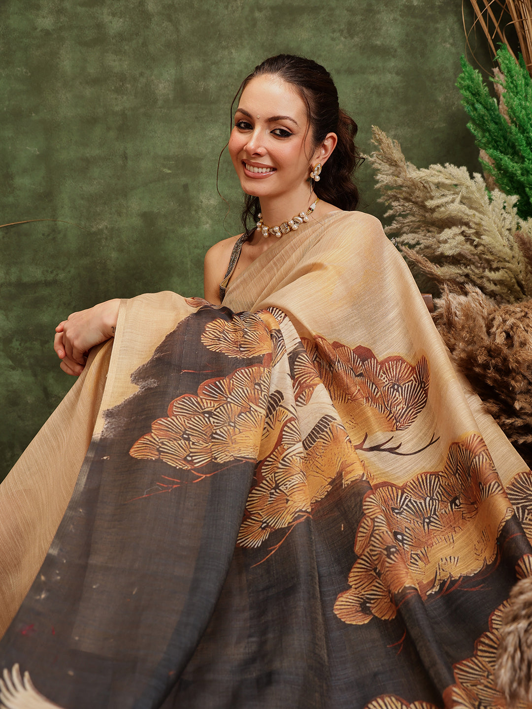 Hiral Fashion Beige Bollywood Cotton Tissue Floral Digital Printed Saree