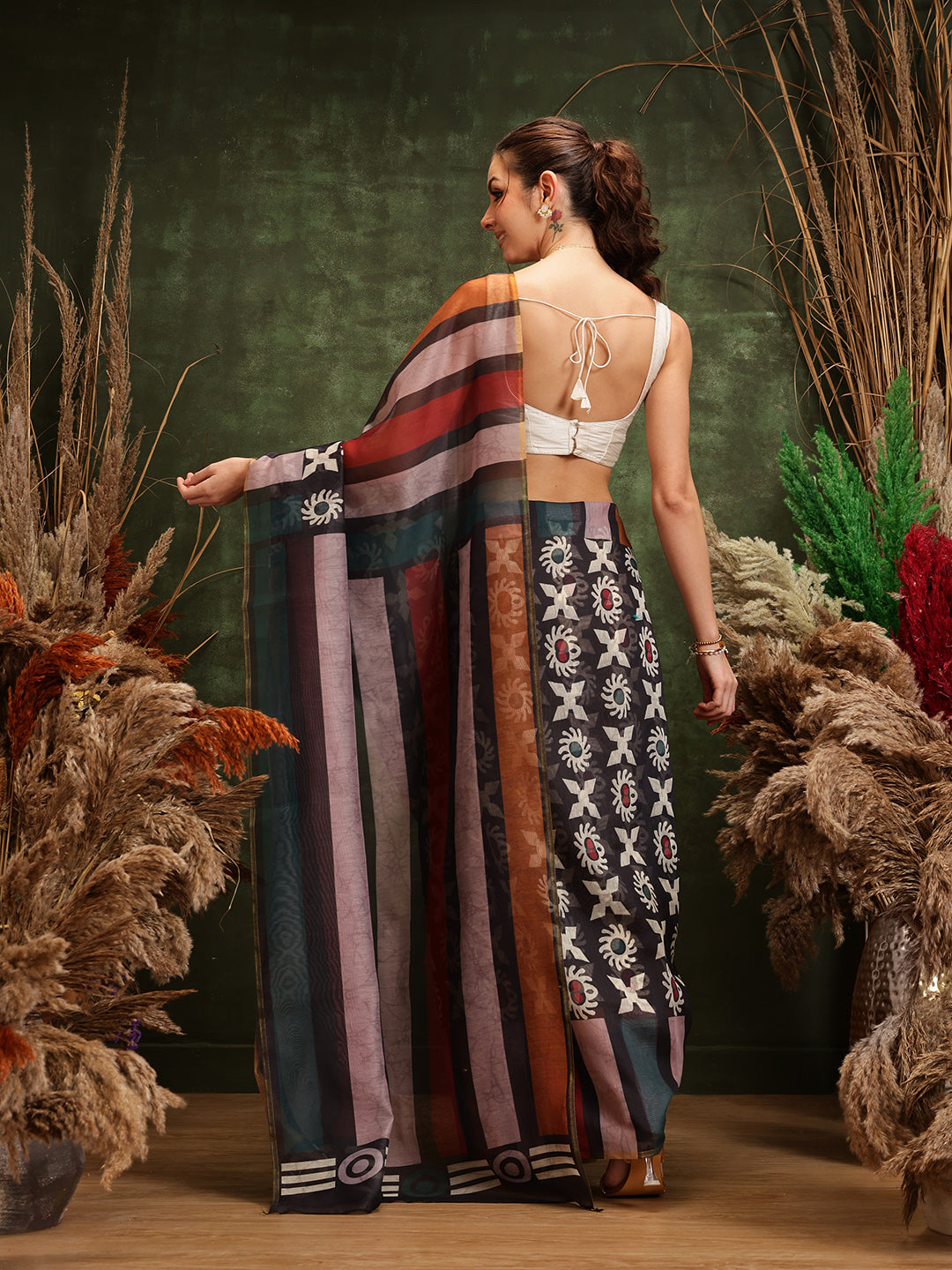 Hiral Fashion Black Cotton Silk Abstract Digital Printed Saree