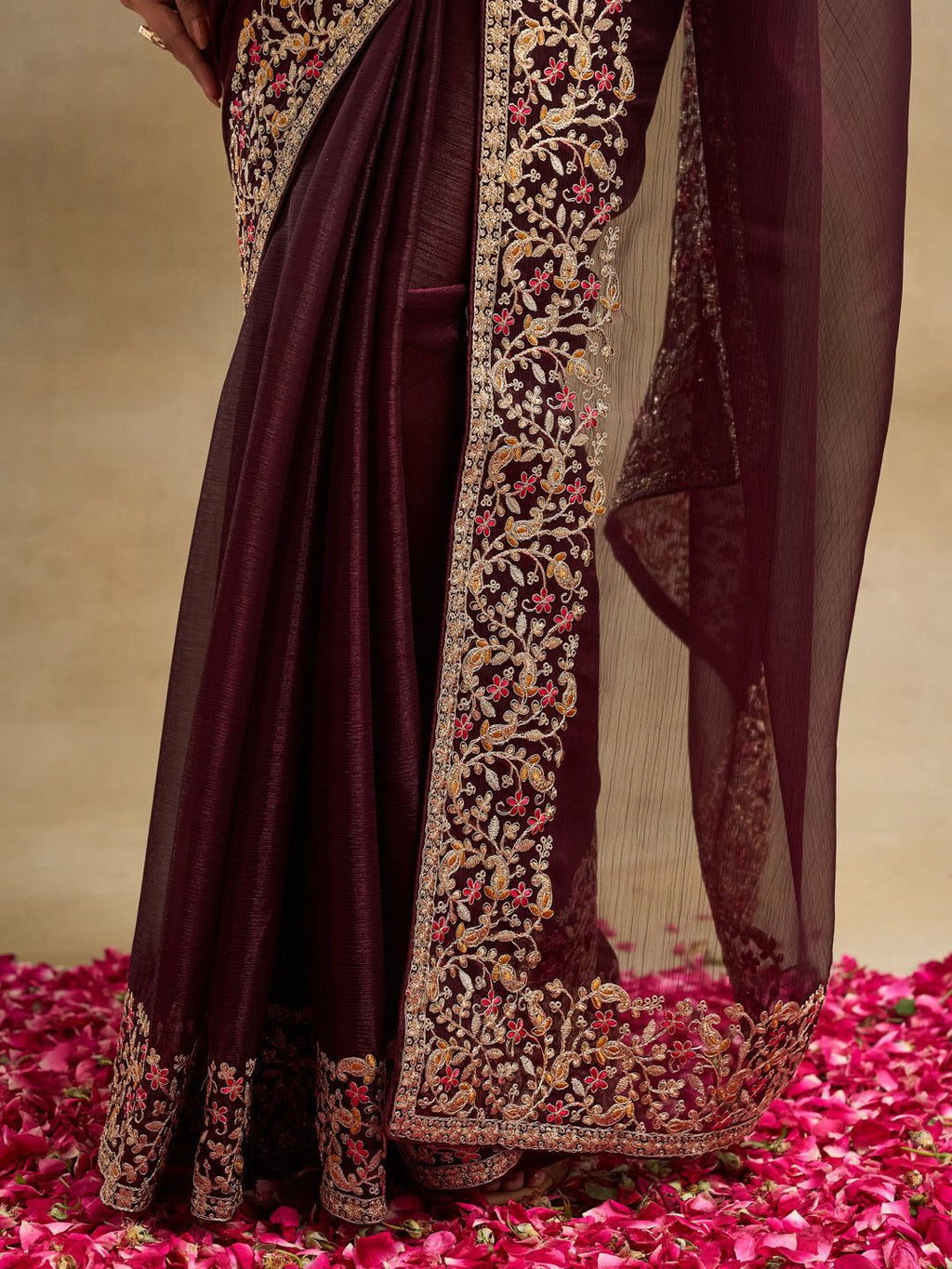 kasee Solid Embroidered Saree - Distacart