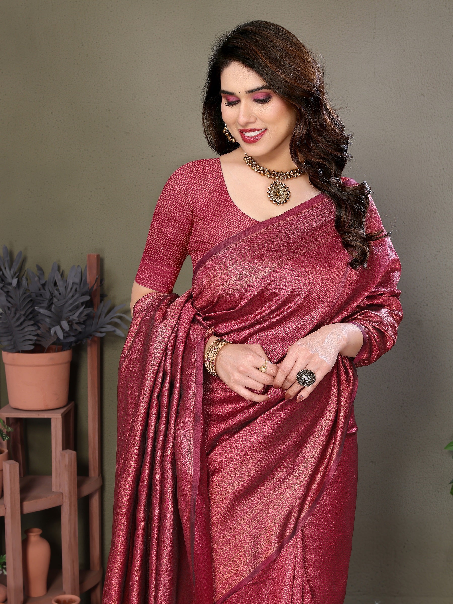 Vedant Vastram Litchi Silk Banarasi Silk Saree - Maroon - Distacart