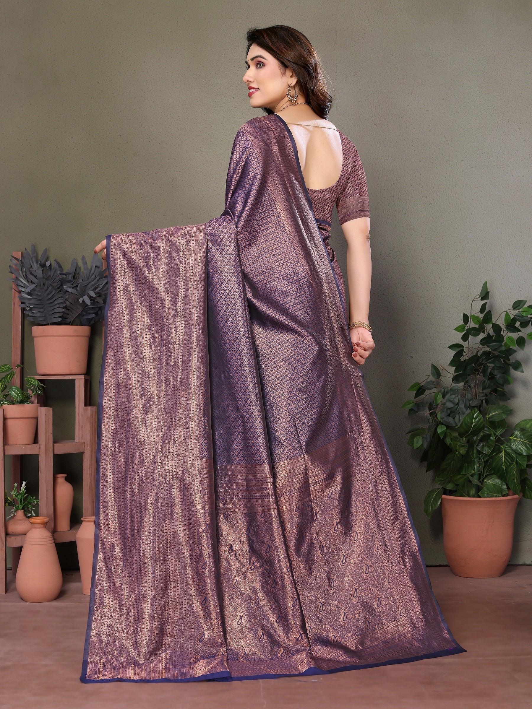 Vedant Vastram Litchi Silk Banarasi Silk Saree - Navy - Distacart