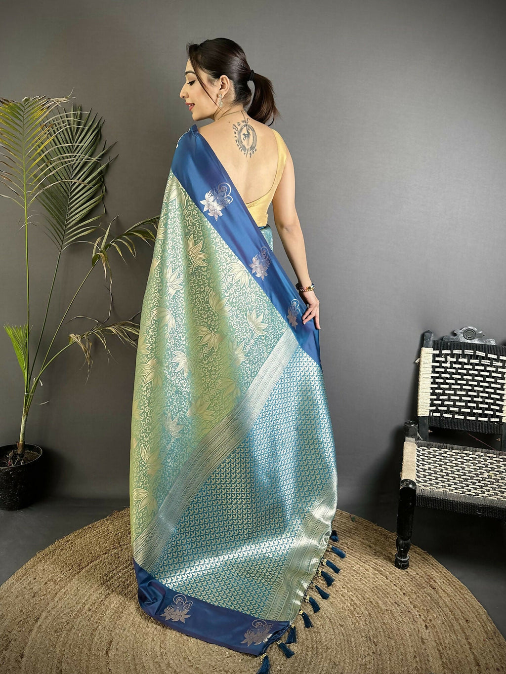 Joban Fashion Pista Green Intricate Zari Weaving Soft Silk Dharmavaram Saree