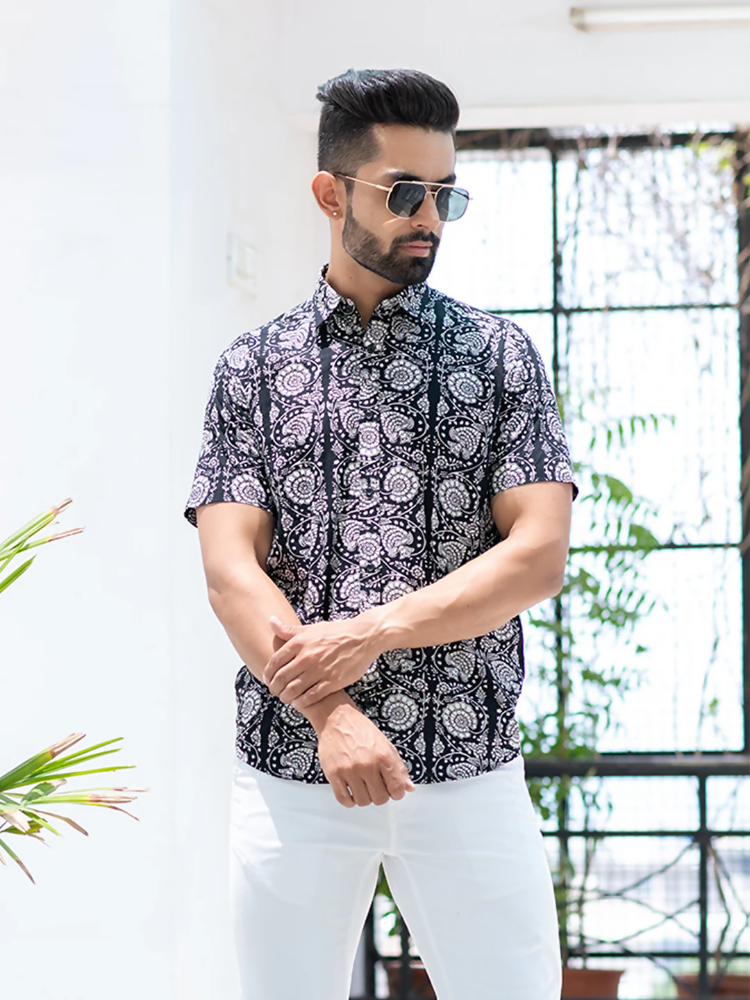 Miravan Men's Pure Cotton Black Floral Printed Half Sleeve Slim Fit Shirt
