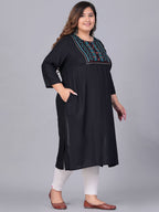 Sztori Women Thread Work Kurta