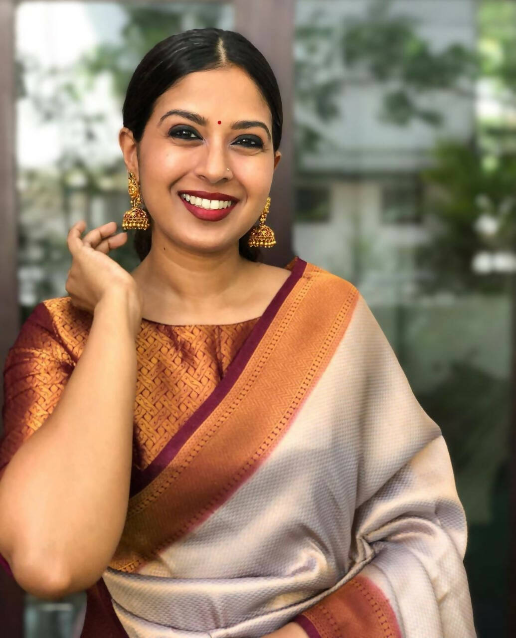 DEIANA'S Beautiful Designer Golden zari Soft Lichi Silk Saree - Cream