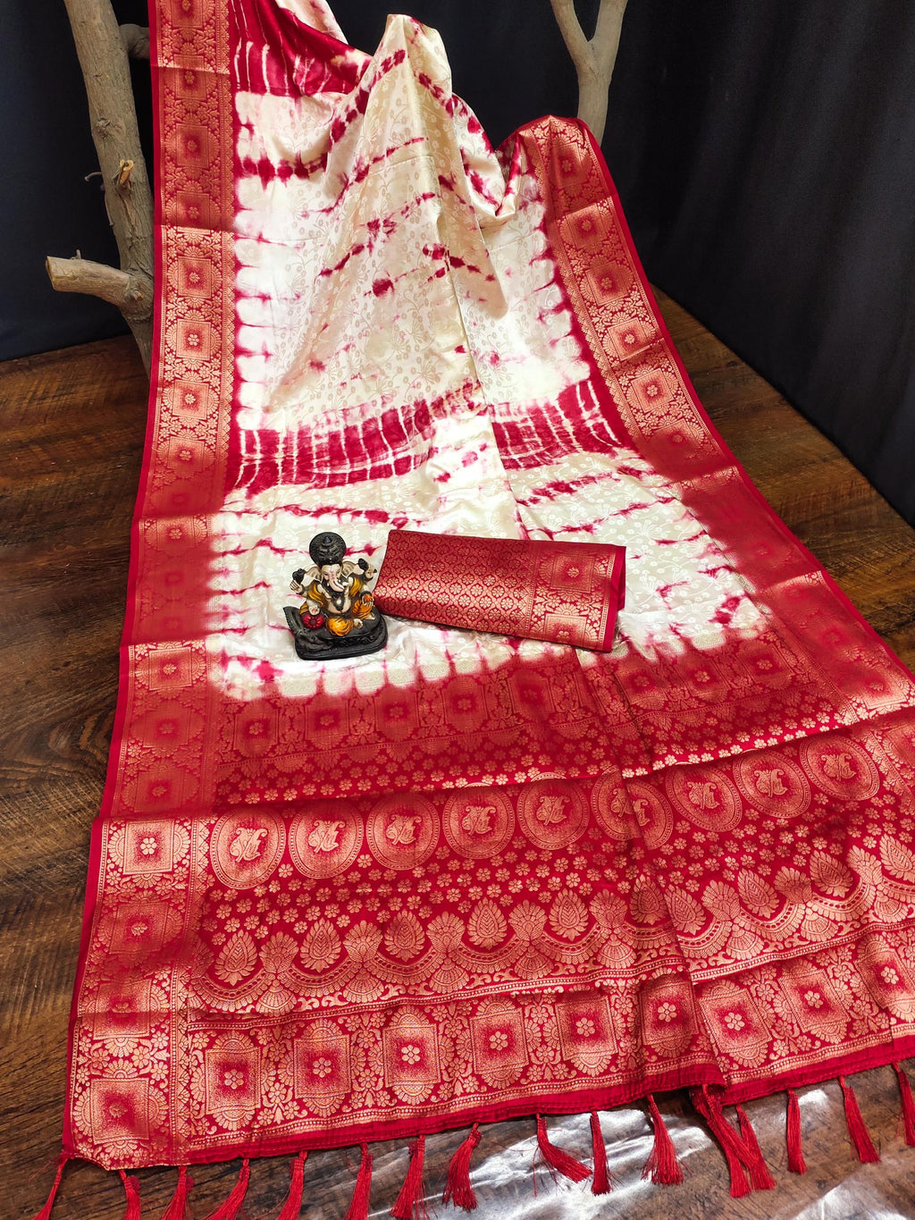 Anaita Red Soft Satin Silk Saree With Zari Weaving Work - Distacart