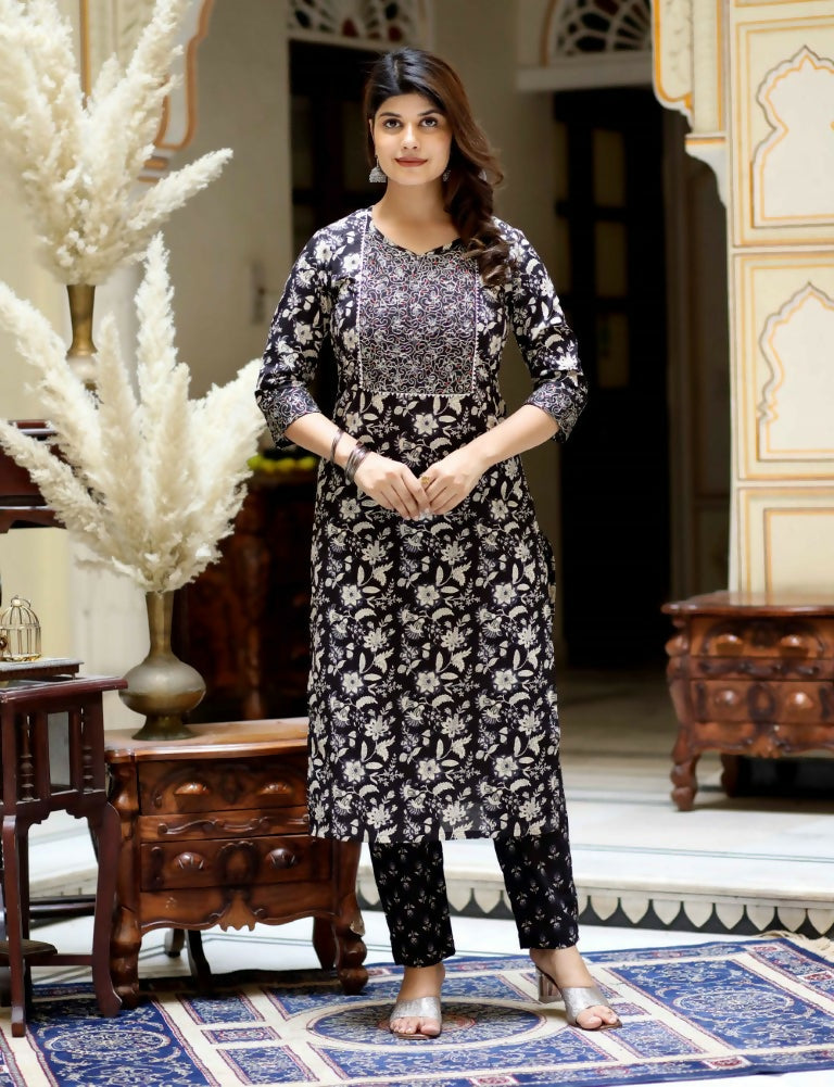 Miravan Women's Embroidered Kurta In Sweet-Heart Neck With Black Straight Palazzo