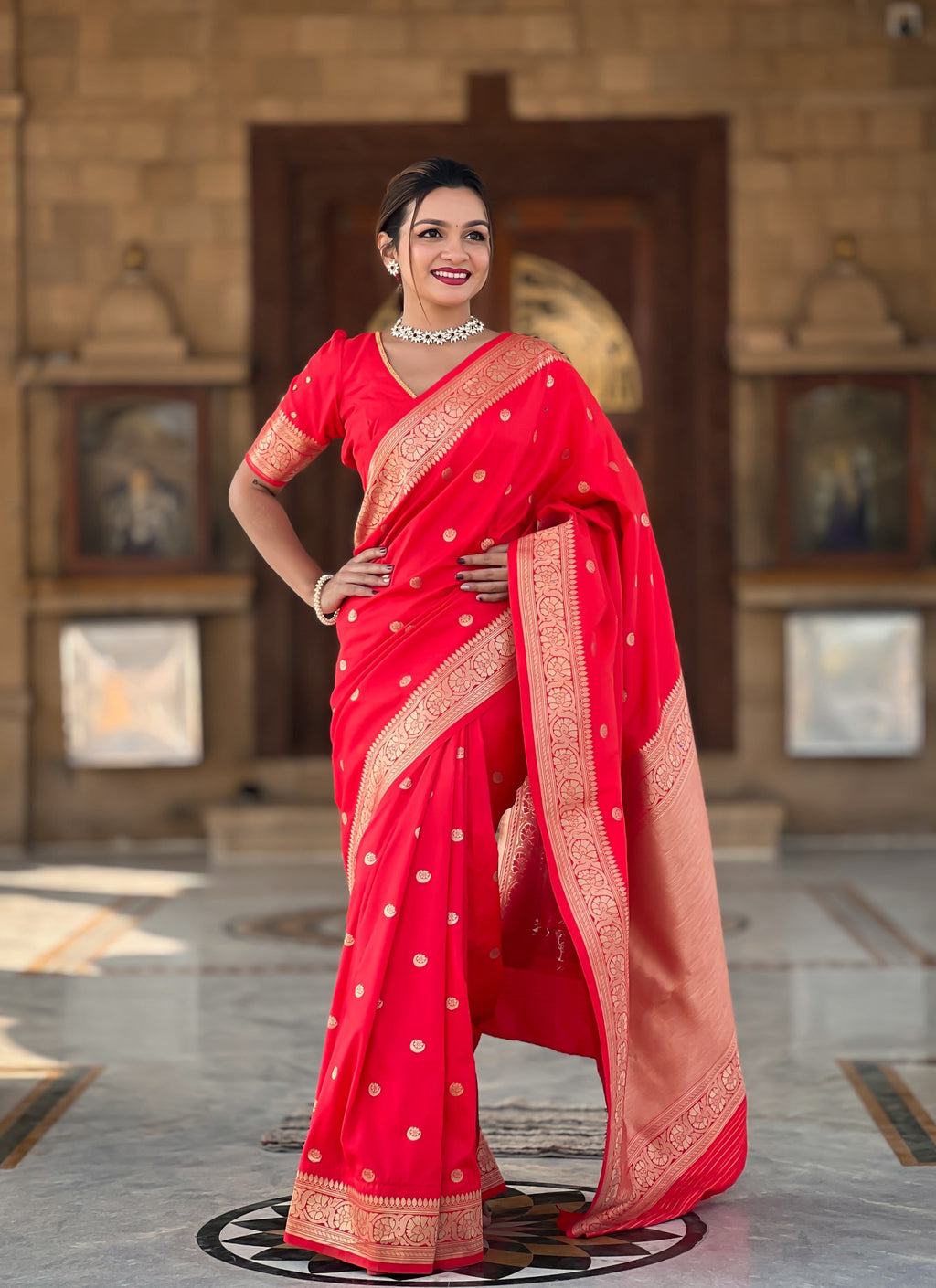 Vedant Vastram Soft Litchi Silk Banarasi Silk Jacquard Saree - Red