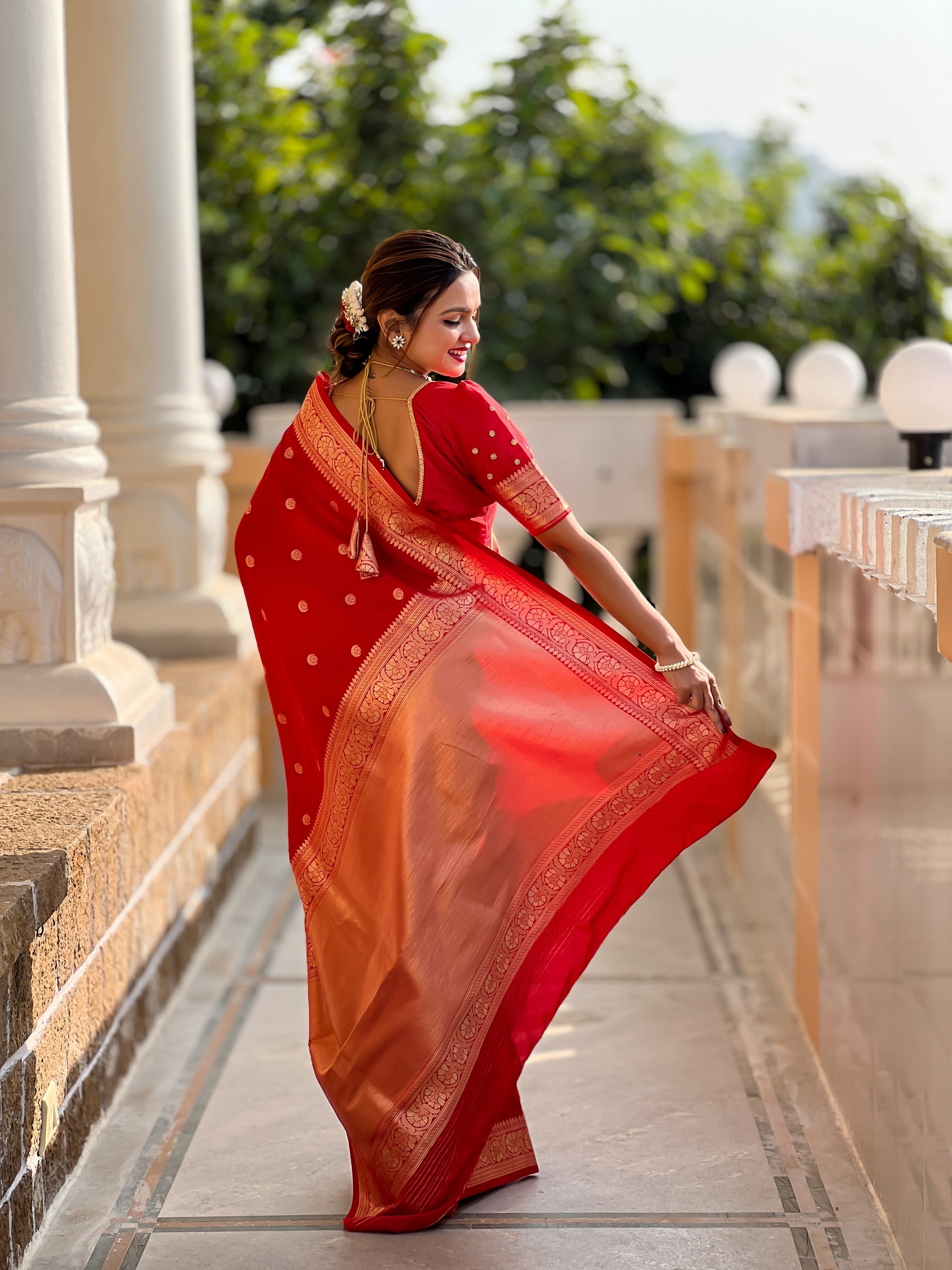 Vedant Vastram Soft Litchi Silk Banarasi Silk Jacquard Saree - Red