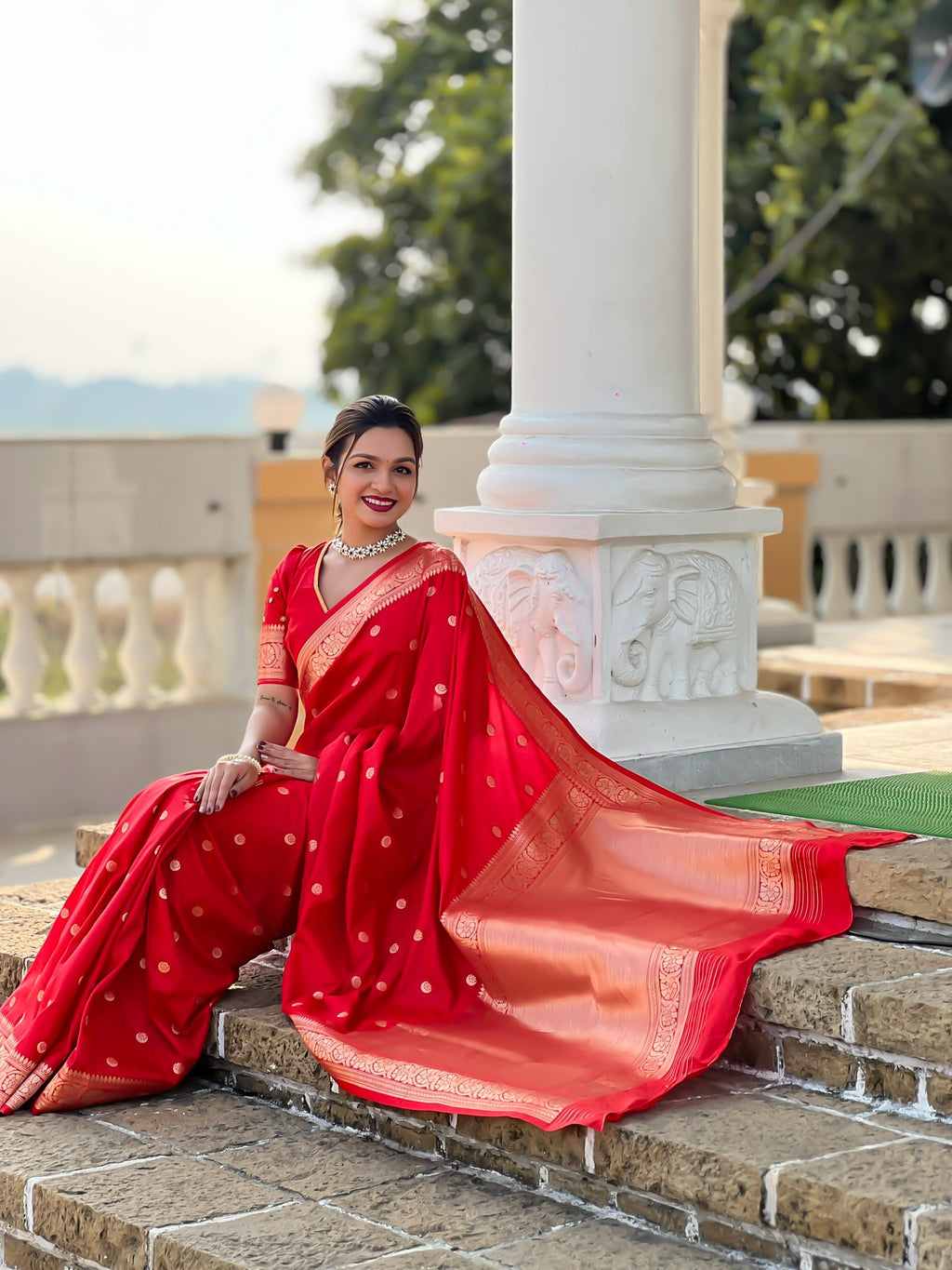 Vedant Vastram Soft Litchi Silk Banarasi Silk Jacquard Saree - Red