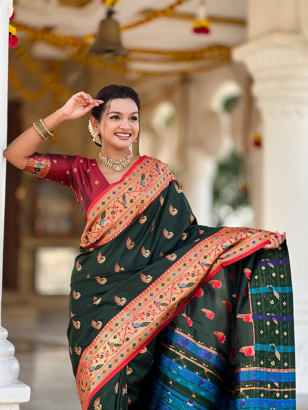 Vedant Vastram Soft Litchi Silk Paithani Jacquard Saree - Green