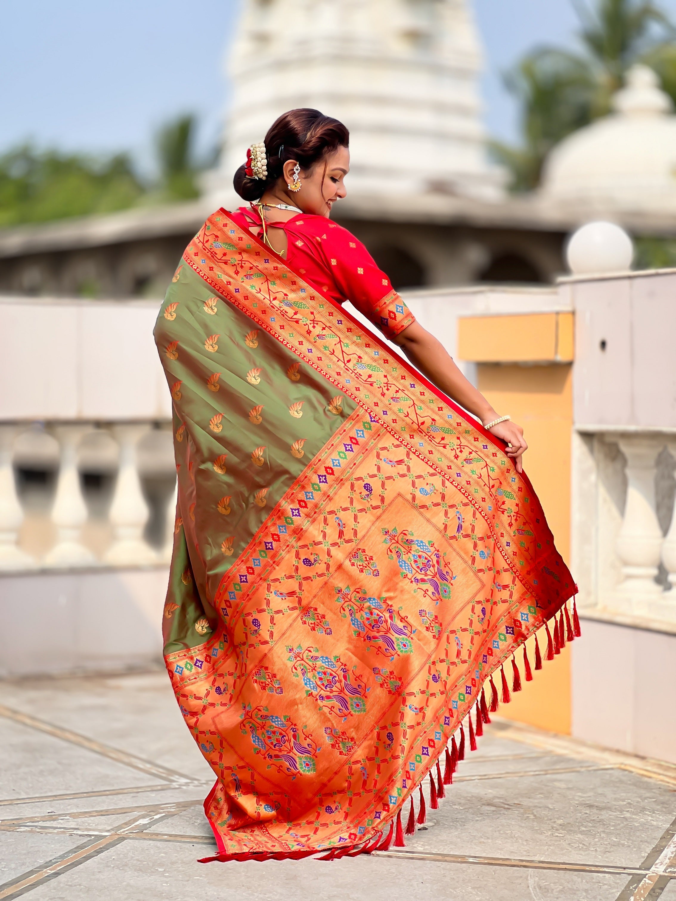 Vedant Vastram Soft Litchi Silk Paithani Jacquard Saree - Mahendi