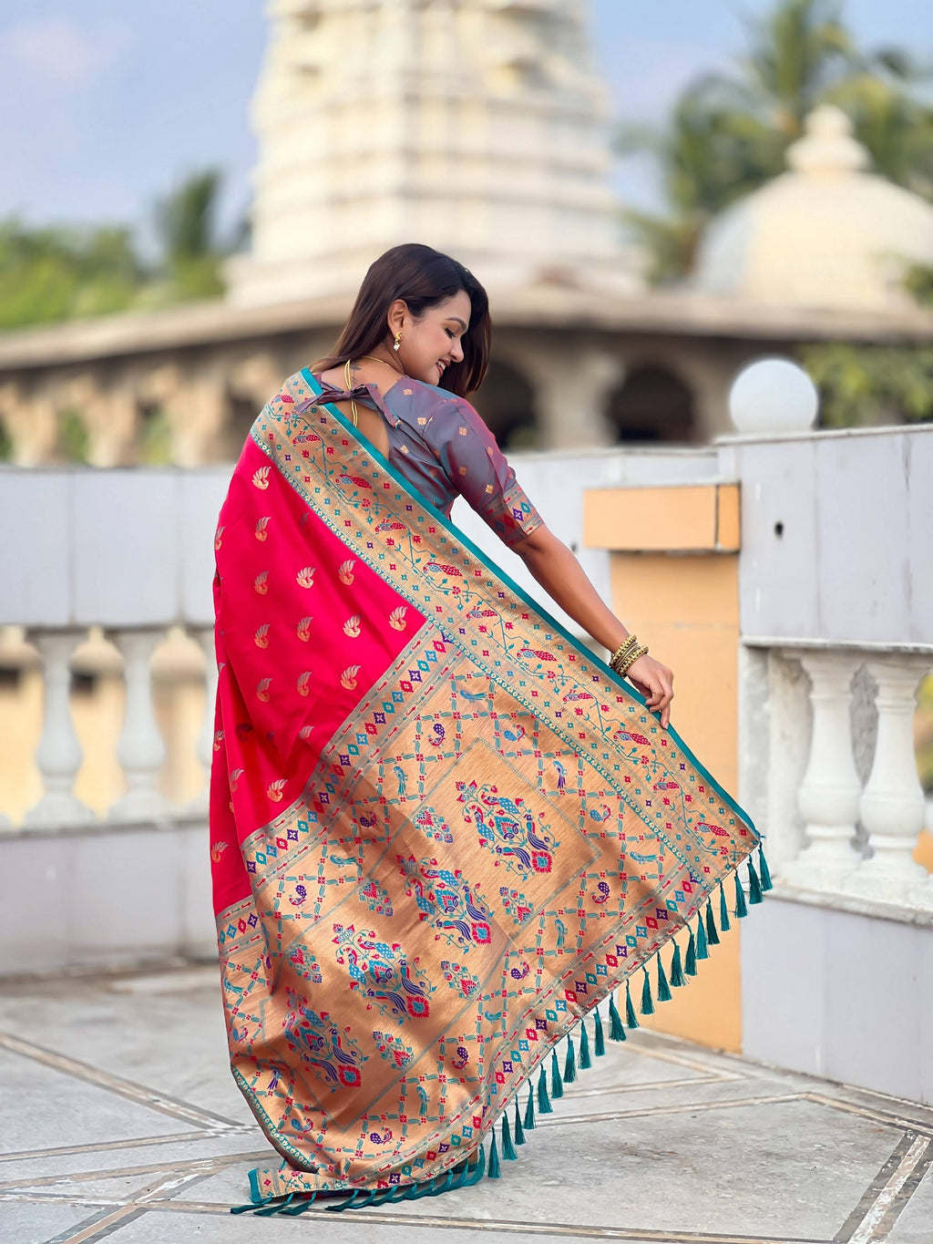 Vedant Vastram Soft Litchi Silk Paithani Jacquard Saree - Pink