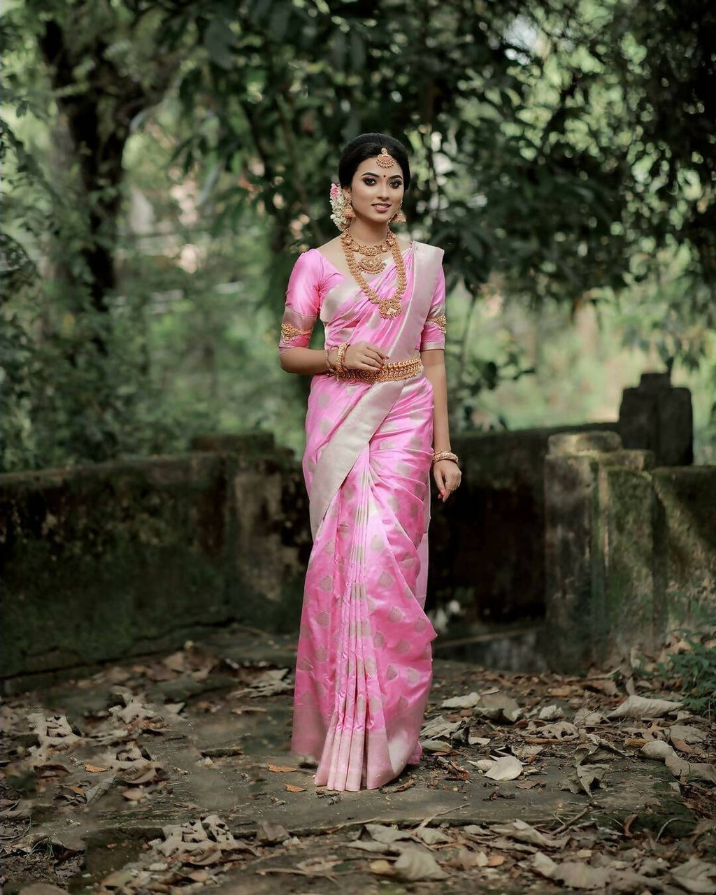 DEIANA'S Beautiful Designer Golden zari Soft Lichi Silk Saree - Baby pink