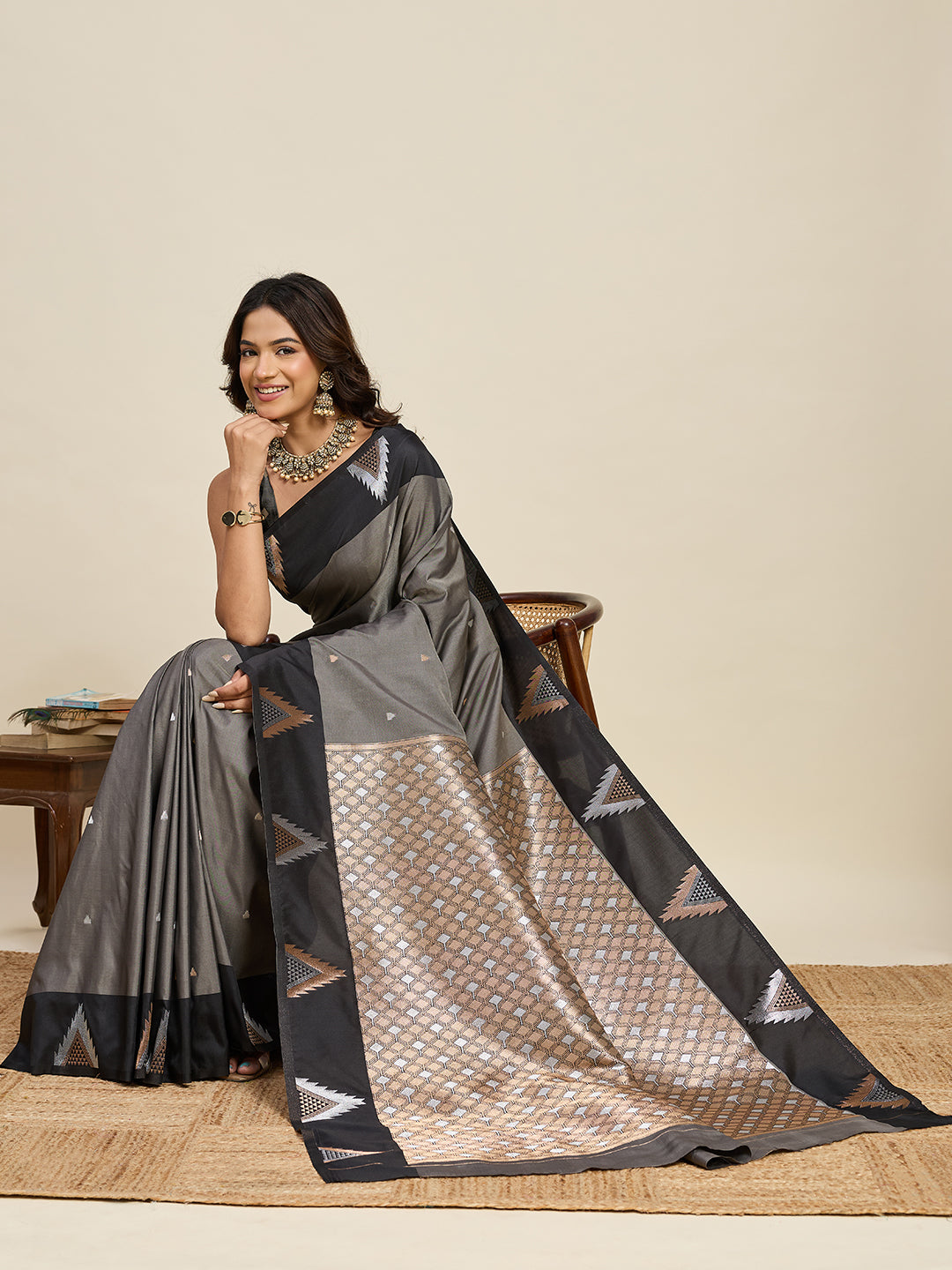 Vedant Vastram Soft Litchi Silk Banarasi Silk Jacquard Saree - Black