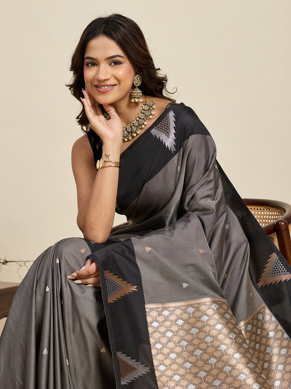 Vedant Vastram Soft Litchi Silk Banarasi Silk Jacquard Saree - Black