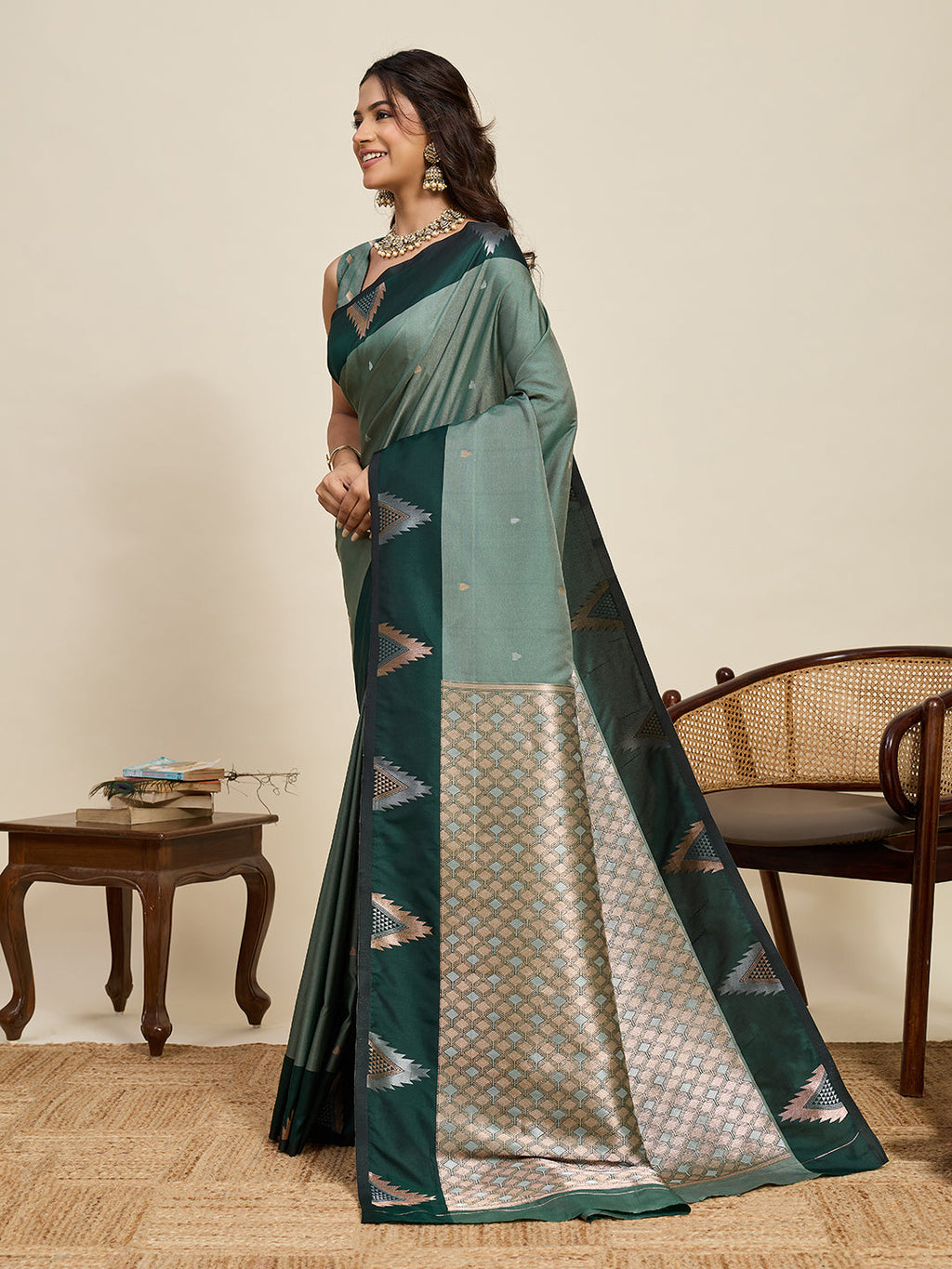 Vedant Vastram Soft Litchi Silk Banarasi Silk Jacquard Saree - Green