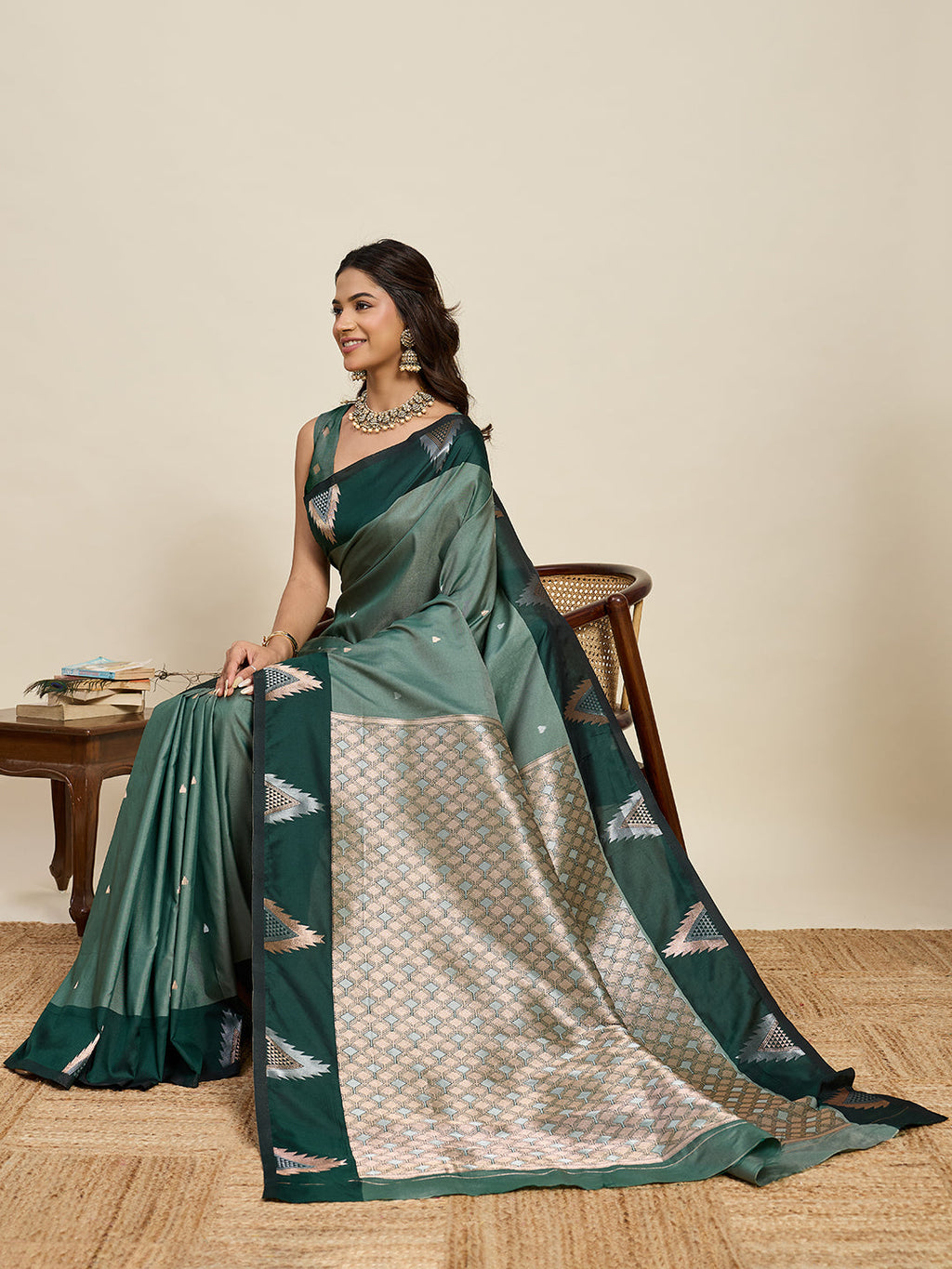 Vedant Vastram Soft Litchi Silk Banarasi Silk Jacquard Saree - Green