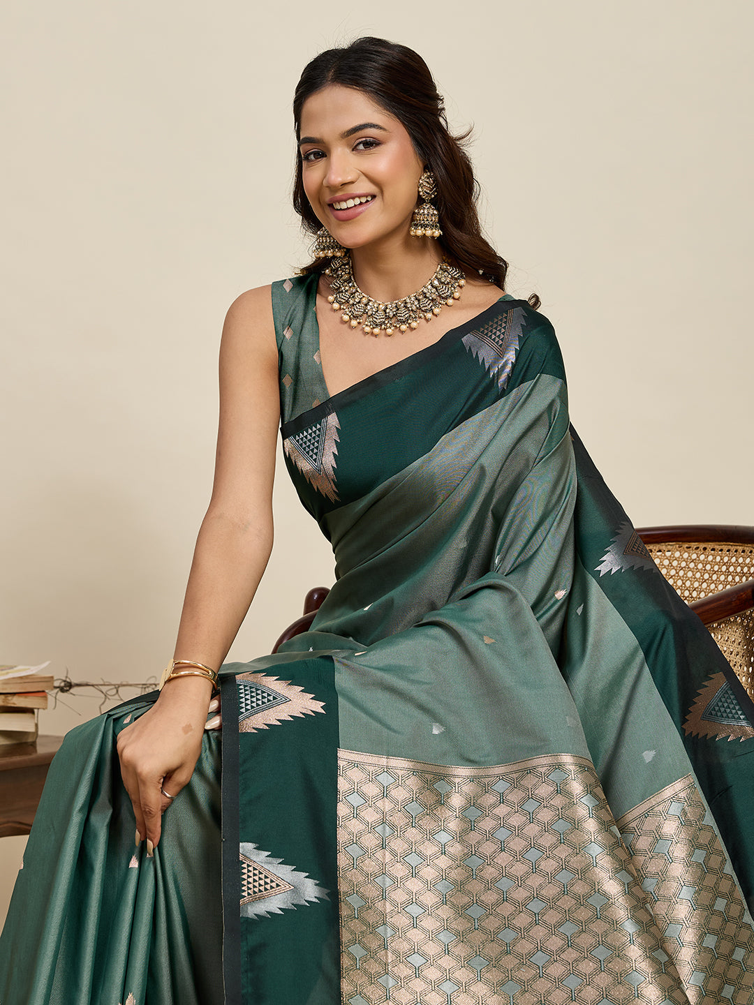 Vedant Vastram Soft Litchi Silk Banarasi Silk Jacquard Saree - Green