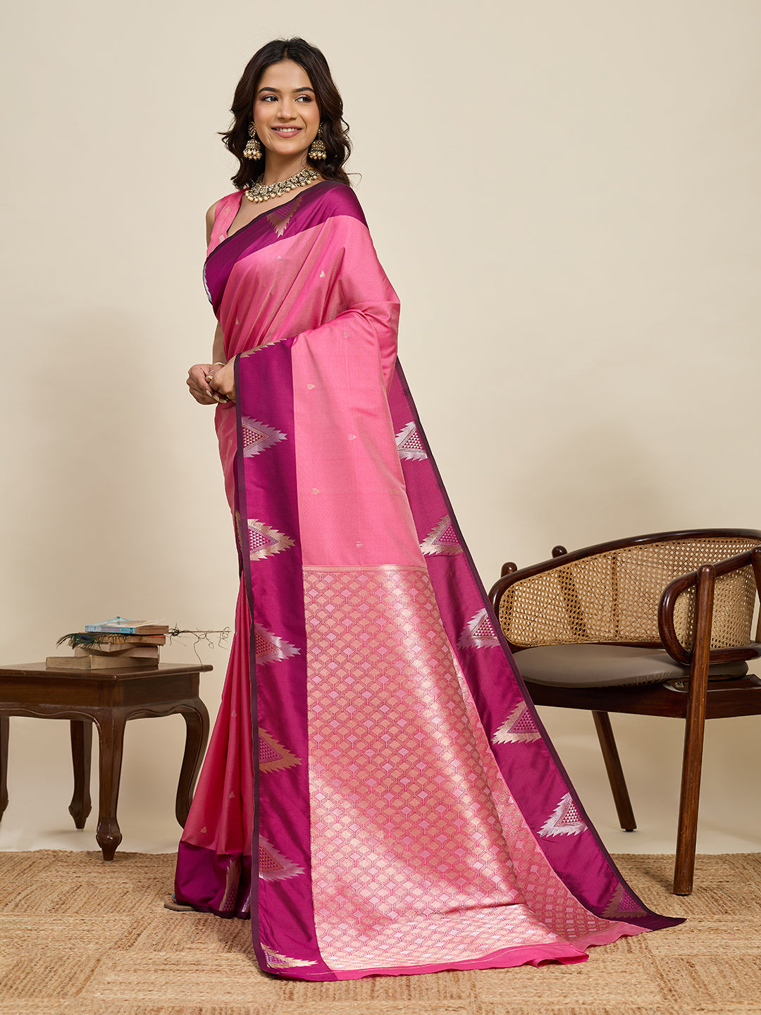 Vedant Vastram Soft Litchi Silk Banarasi Silk Jacquard Saree - Pink
