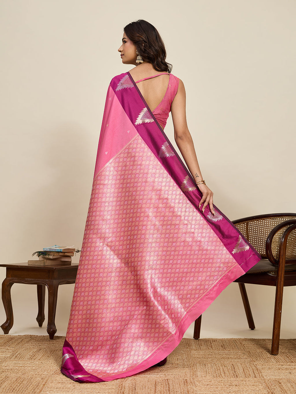 Vedant Vastram Soft Litchi Silk Banarasi Silk Jacquard Saree - Pink