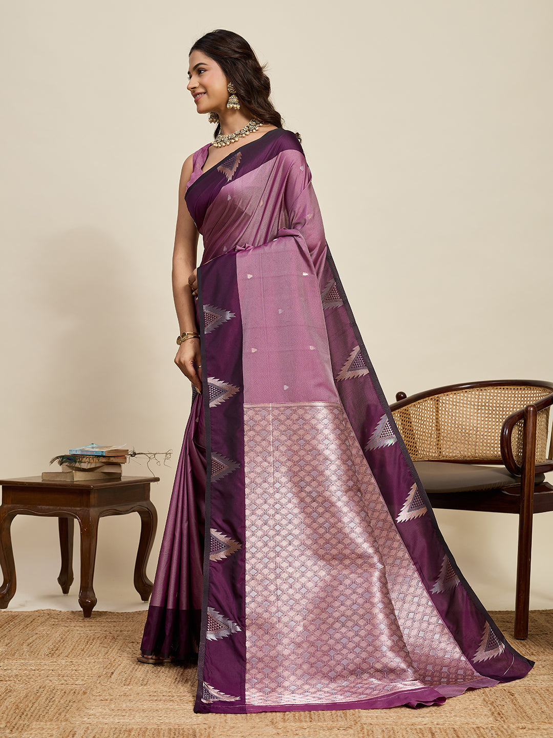Vedant Vastram Soft Litchi Silk Banarasi Silk Jacquard Saree - Wine