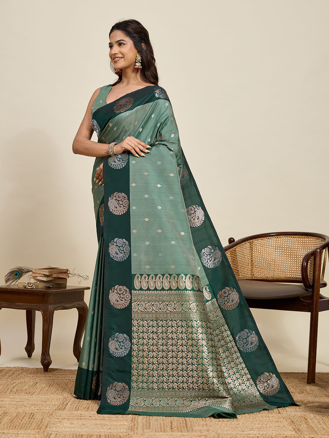 Vedant Vastram Soft Litchi Silk Banarasi Silk Jacquard Saree - Green