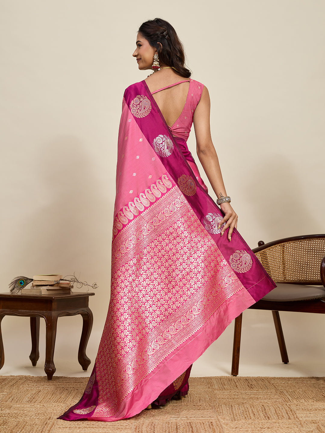 Vedant Vastram Soft Litchi Silk Banarasi Silk Jacquard Saree - Pink