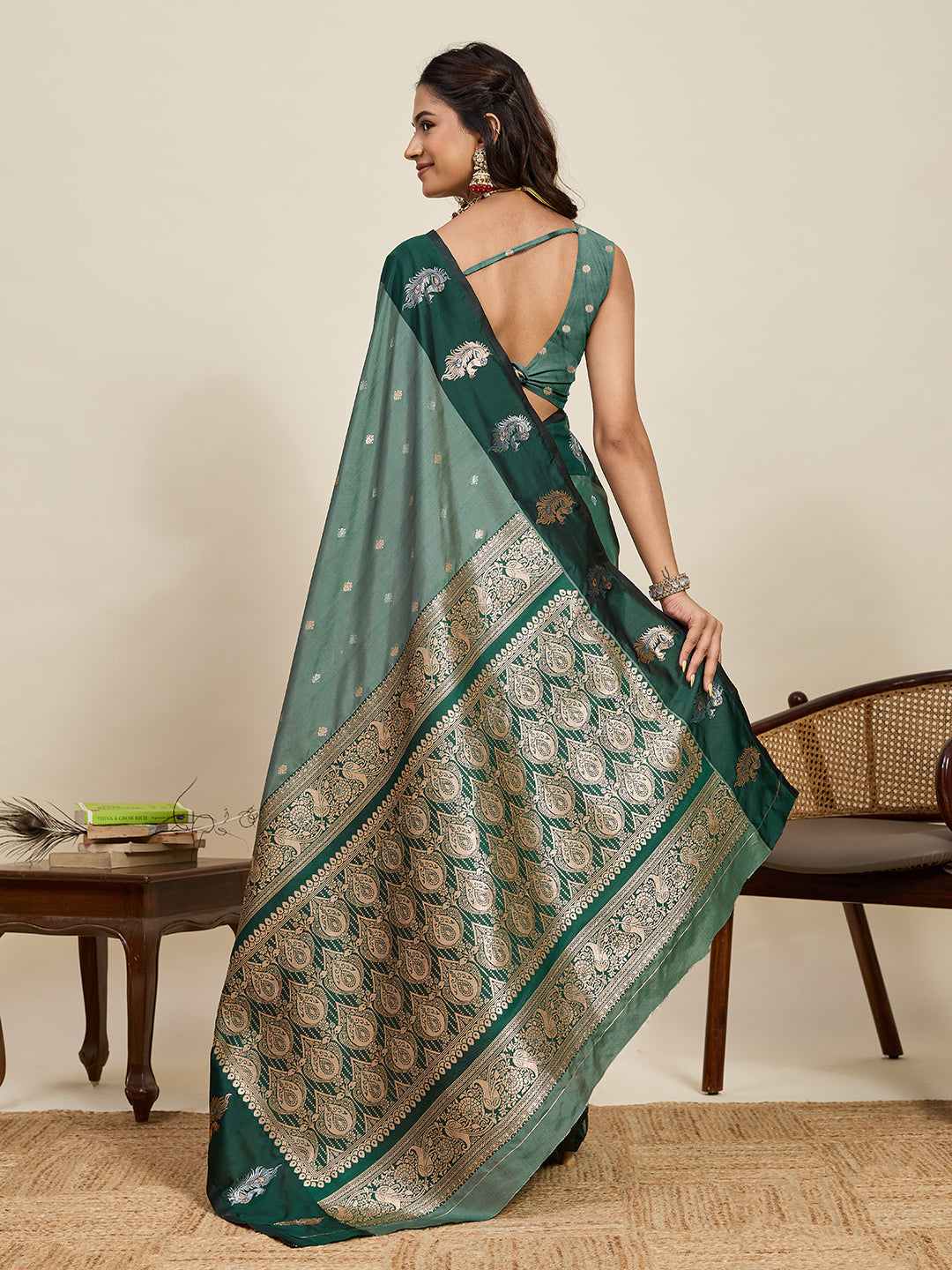 Vedant Vastram Soft Litchi Silk Banarasi Silk Jacquard Saree - Green