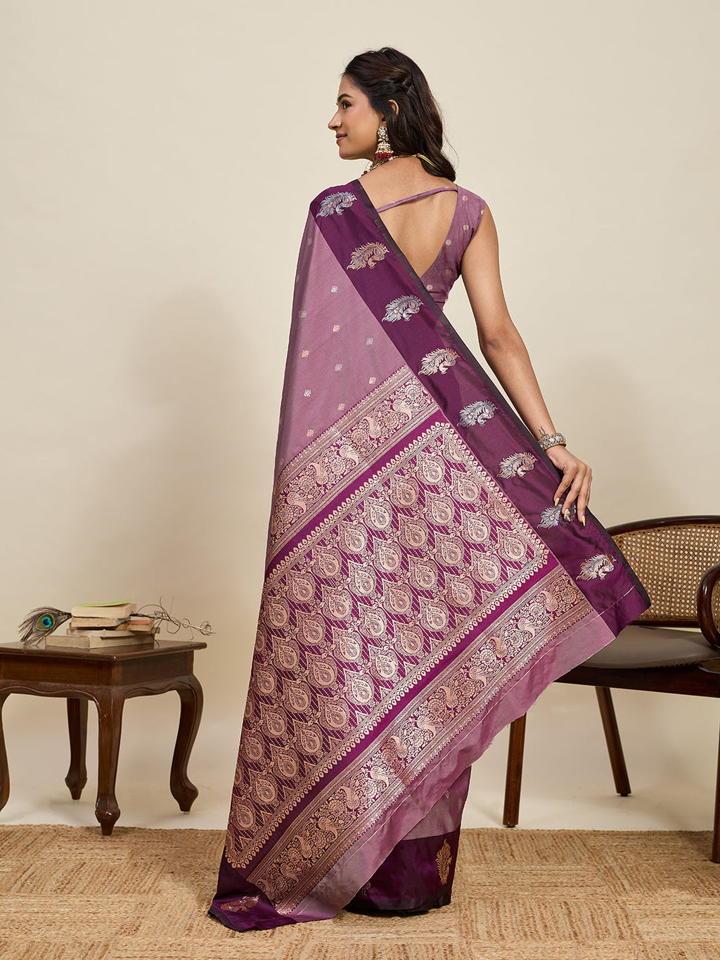 Vedant Vastram Soft Litchi Silk Banarasi Silk Jacquard Saree - Wine