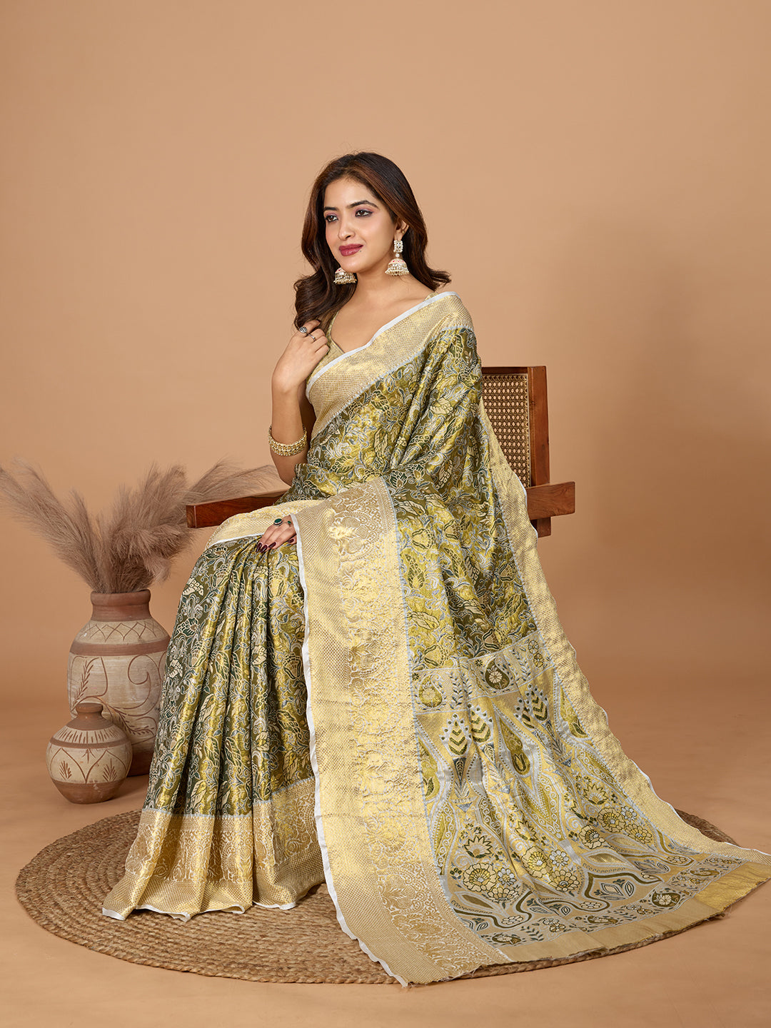 Vedant Vastram Soft Litchi Silk Kanjeevaram Silk Jacquard Saree - Green