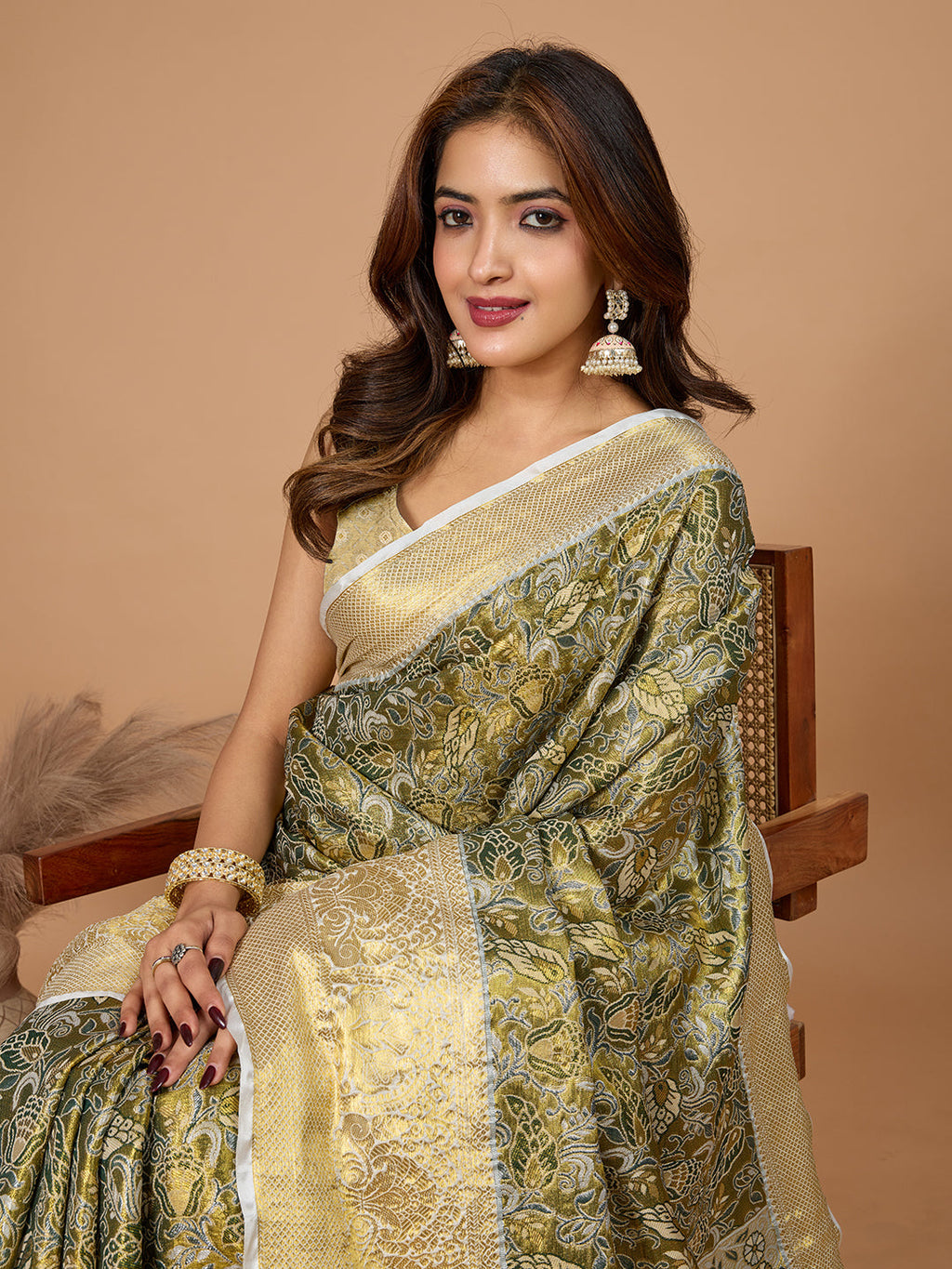 Vedant Vastram Soft Litchi Silk Kanjeevaram Silk Jacquard Saree - Green