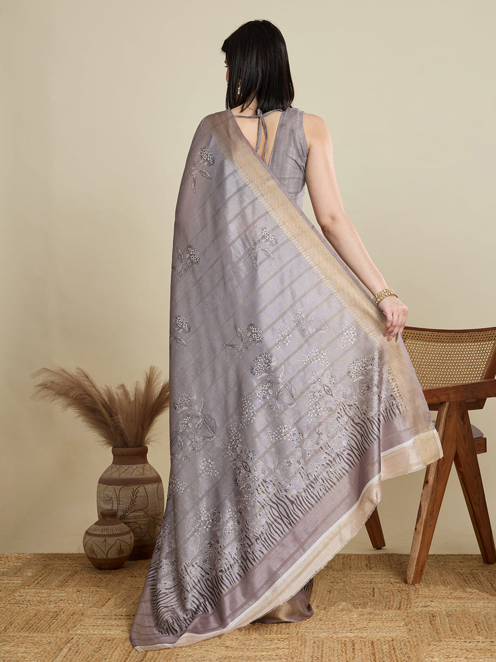 Vedant Vastram Cotton Silk Fancy Jacquard Bollywood Saree - Grey
