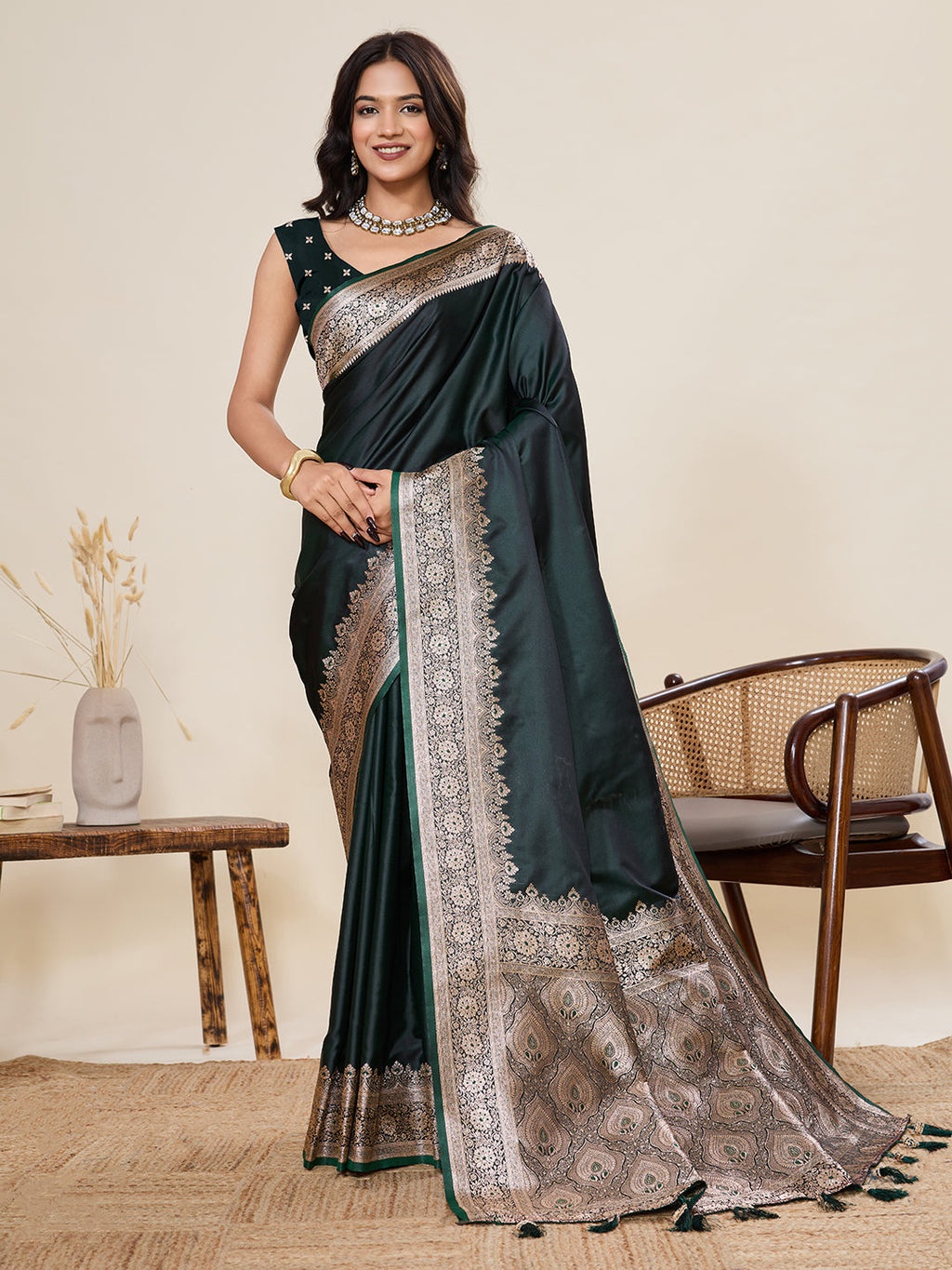 Vedant Vastram Soft Litchi Silk Banarasi Silk Jacquard Saree - Green
