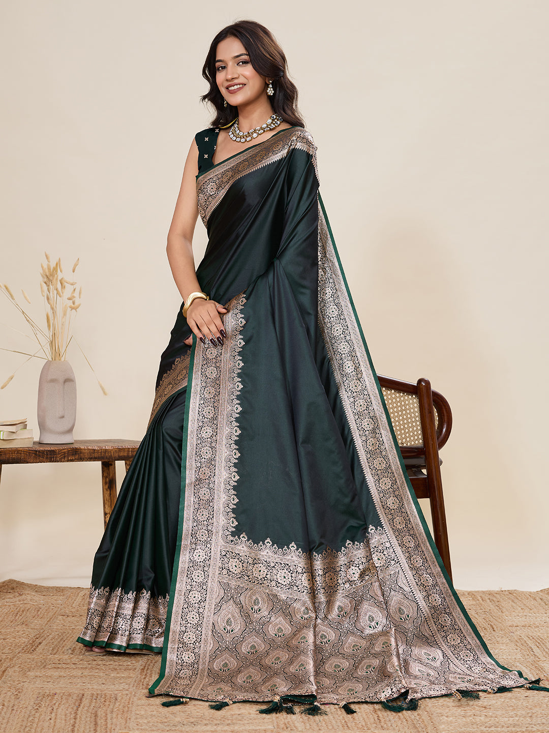 Vedant Vastram Soft Litchi Silk Banarasi Silk Jacquard Saree - Green