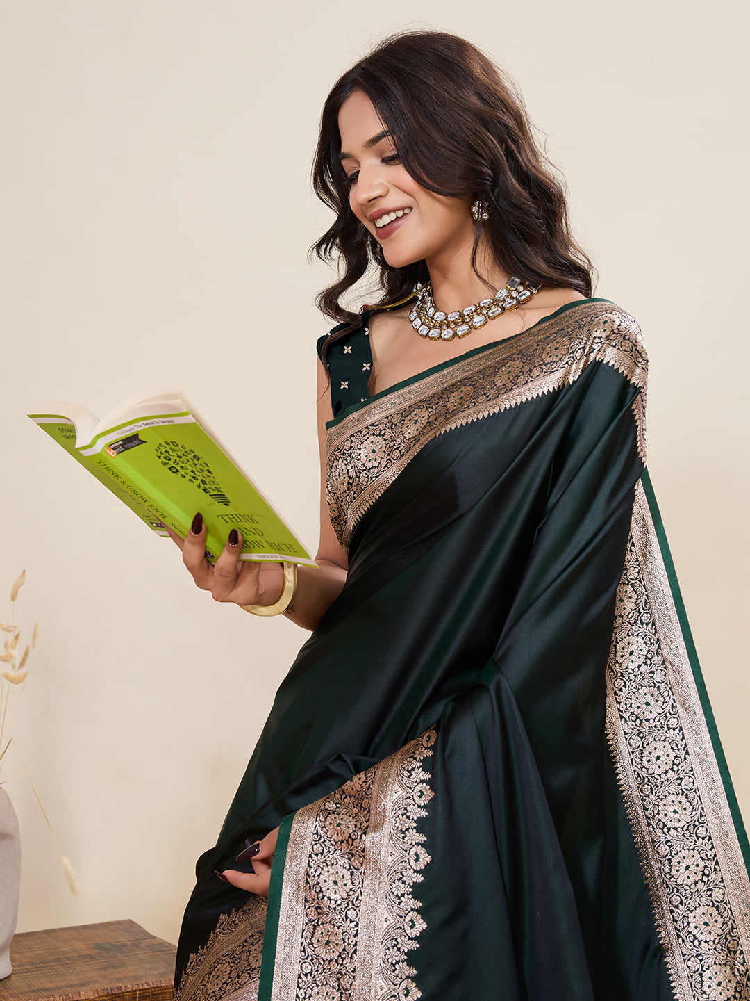 Vedant Vastram Soft Litchi Silk Banarasi Silk Jacquard Saree - Green