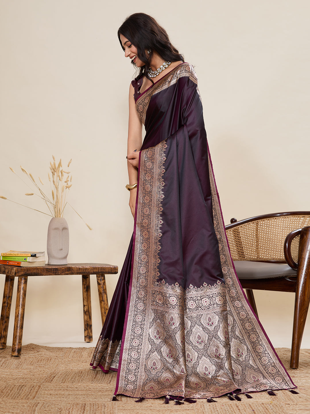 Vedant Vastram Soft Litchi Silk Banarasi Silk Jacquard Saree - Wine