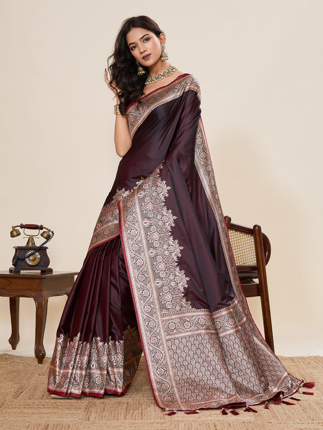 Vedant Vastram Soft Litchi Silk Banarasi Silk Jacquard Saree - Maroon