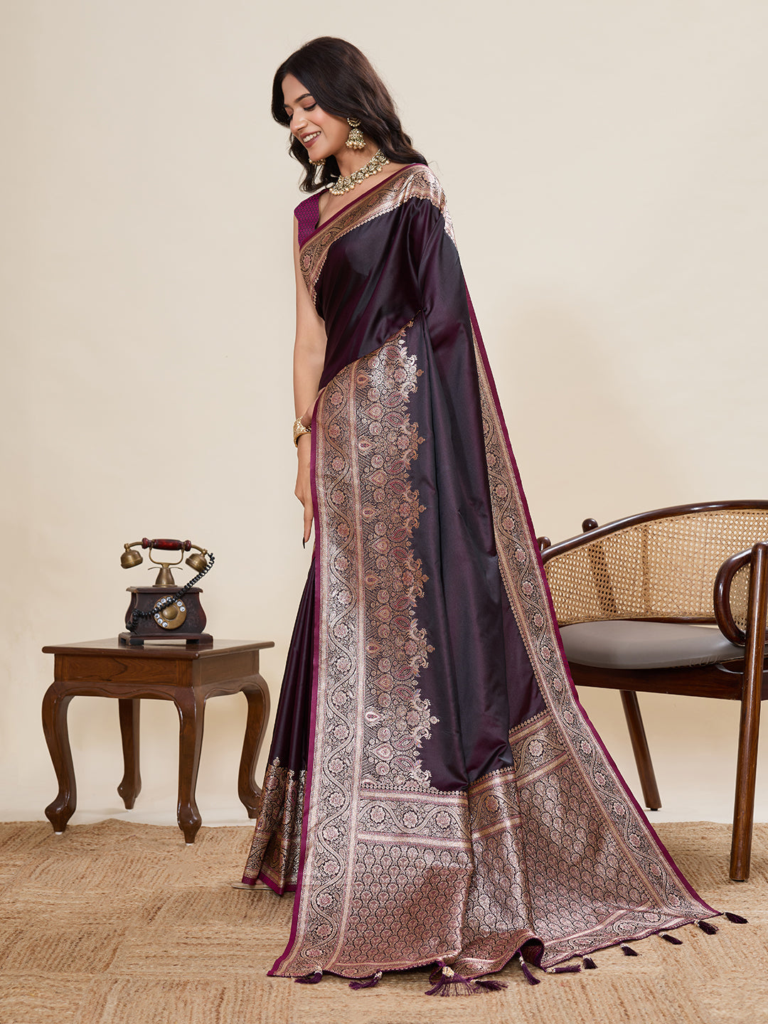 Vedant Vastram Soft Litchi Silk Banarasi Silk Jacquard Saree - Wine