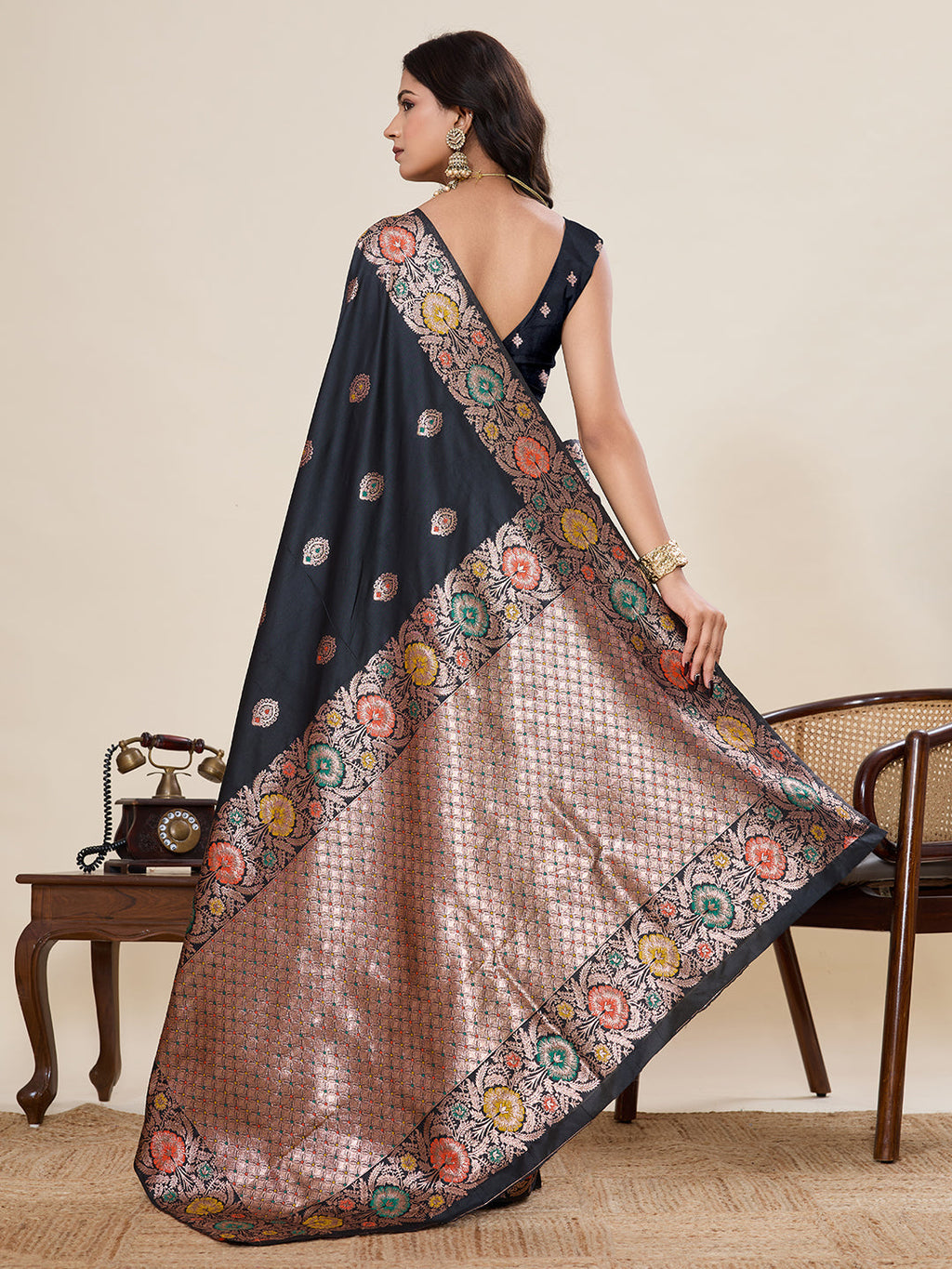 Vedant Vastram Soft Litchi Silk Banarasi Silk Jacquard Saree - Black
