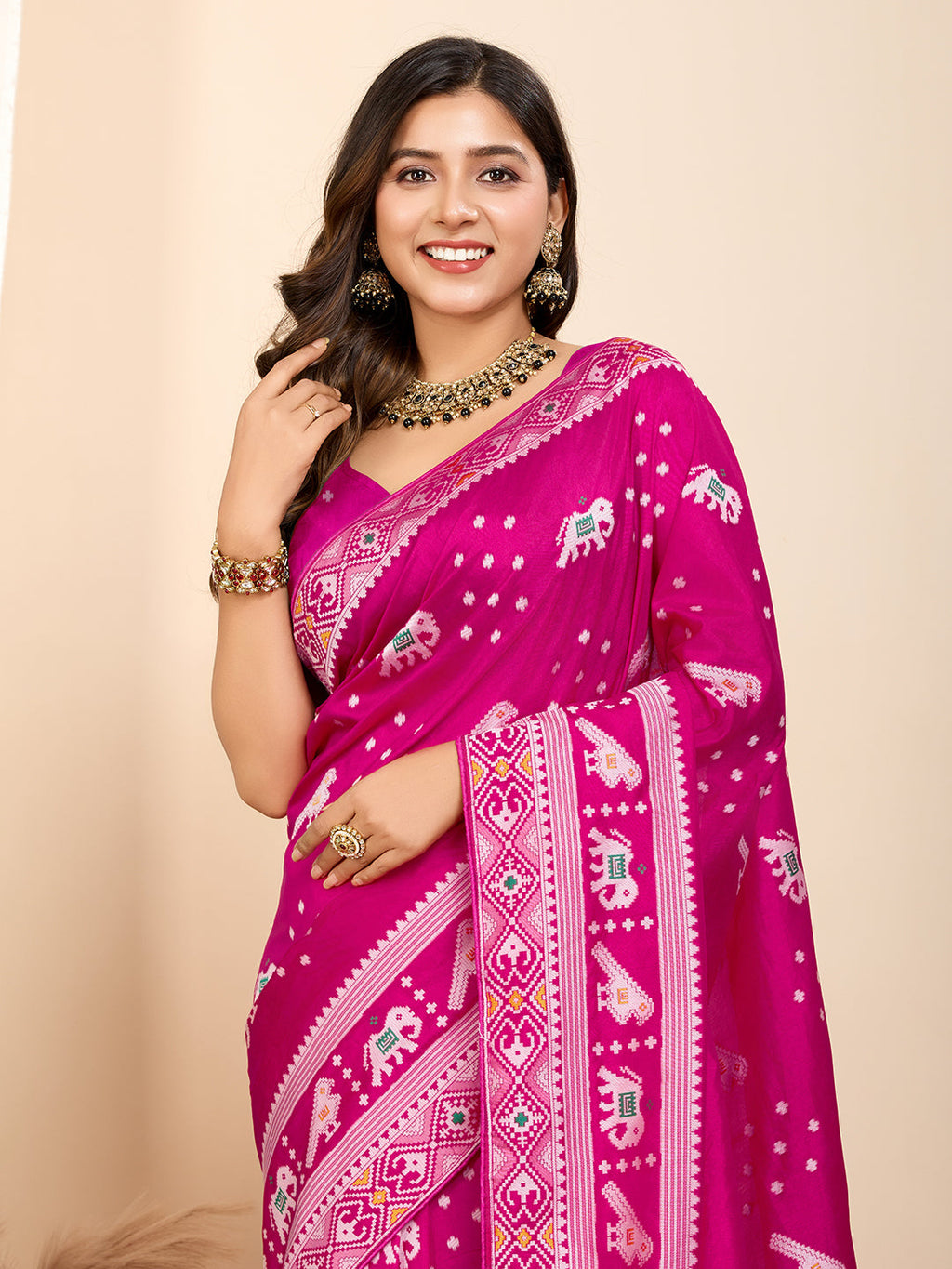 Vedant Vastram Maslin Dola Silk Kanjeevaram Silk Saree - Magenta