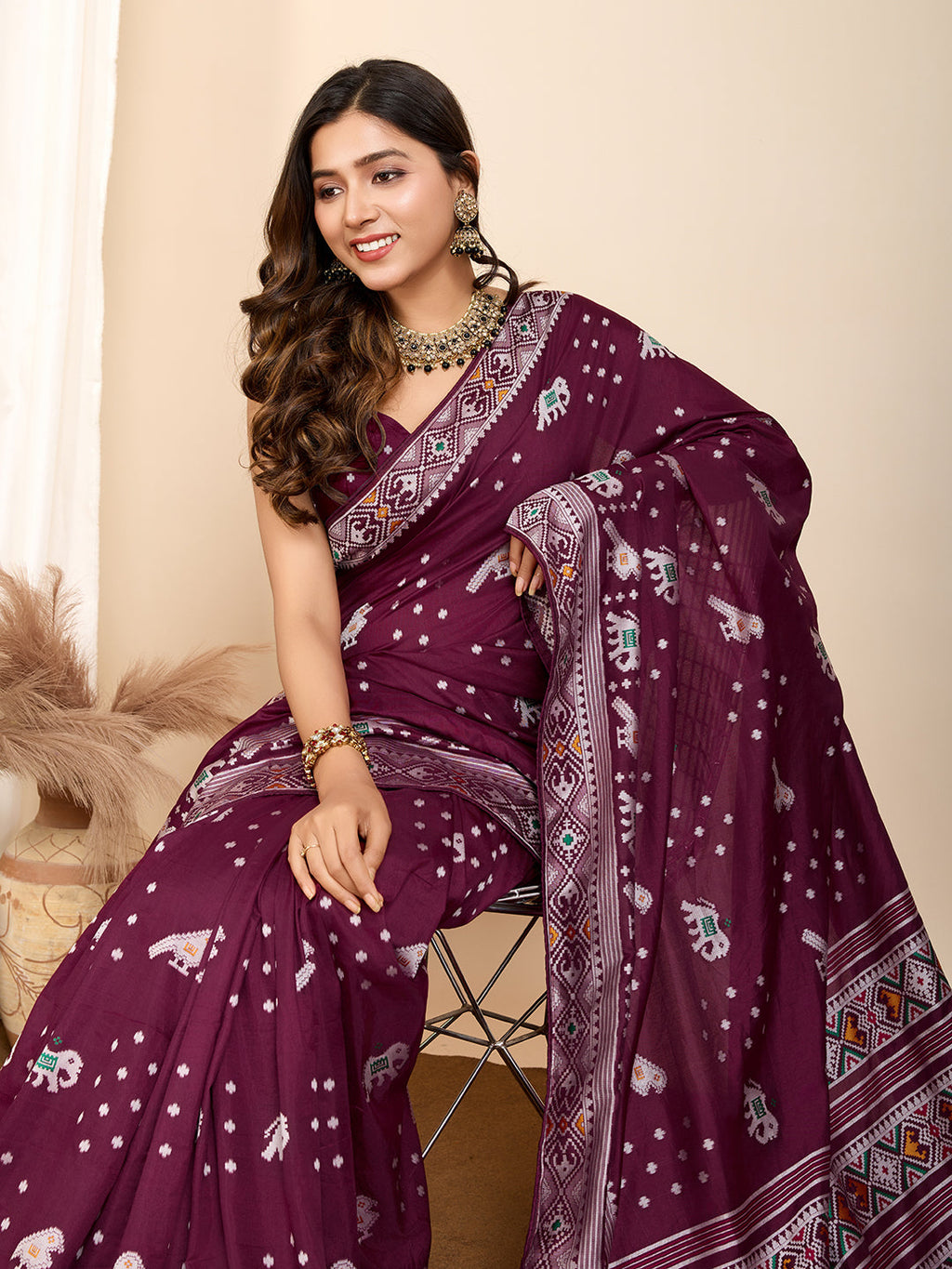 Vedant Vastram Maslin Dola Silk Kanjeevaram Silk Saree - Wine