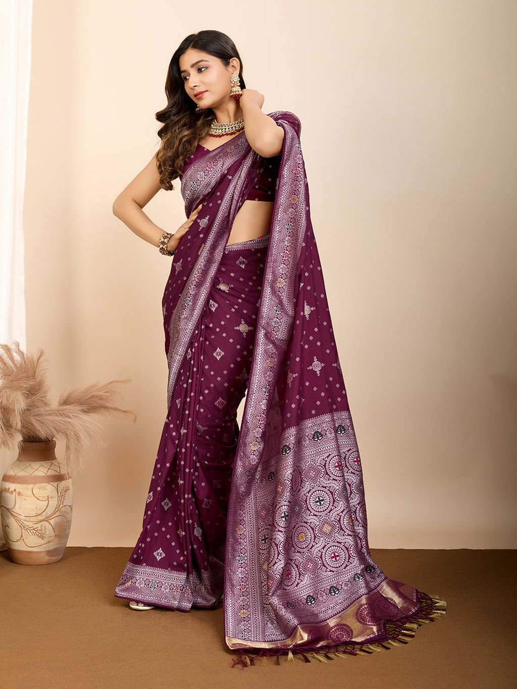 Vedant Vastram Maslin Dola Silk Kanjeevaram Silk Saree - Wine