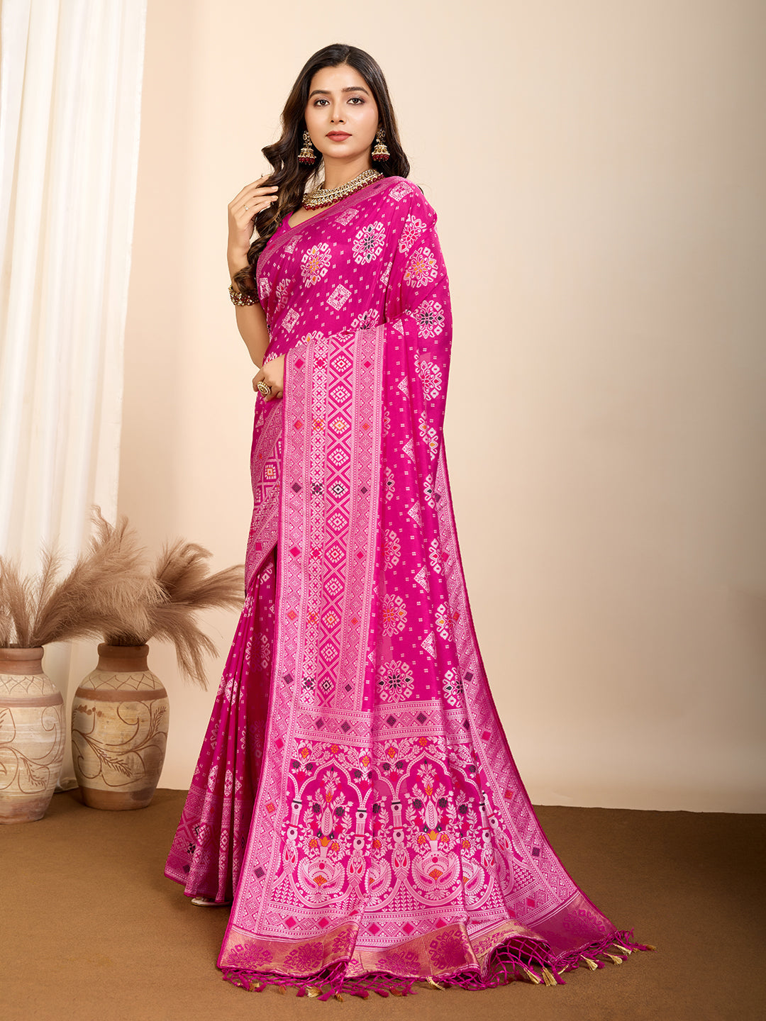 Vedant Vastram Maslin Dola Silk Kanjeevaram Silk Saree - Magenta
