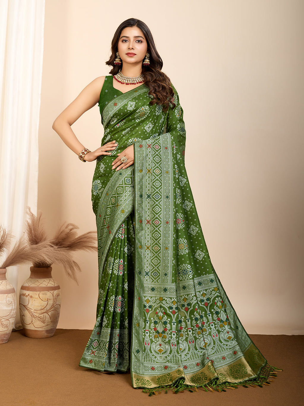 Vedant Vastram Maslin Dola Silk Kanjeevaram Silk Saree - Mahendi