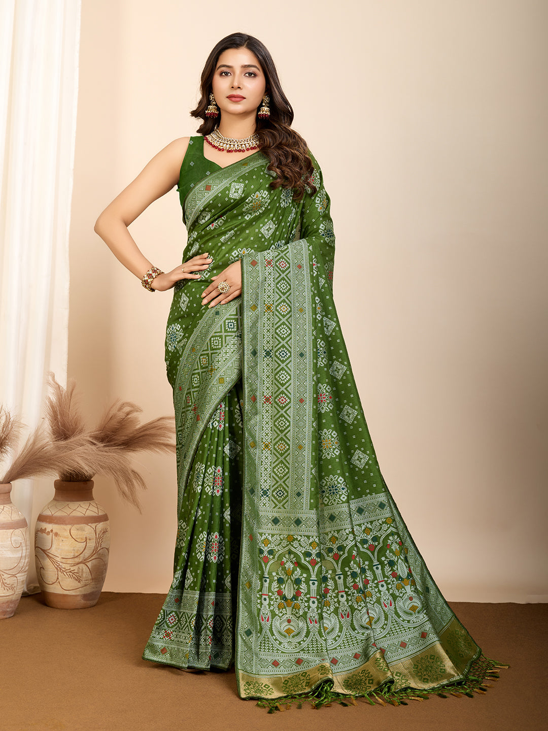 Vedant Vastram Maslin Dola Silk Kanjeevaram Silk Saree - Mahendi